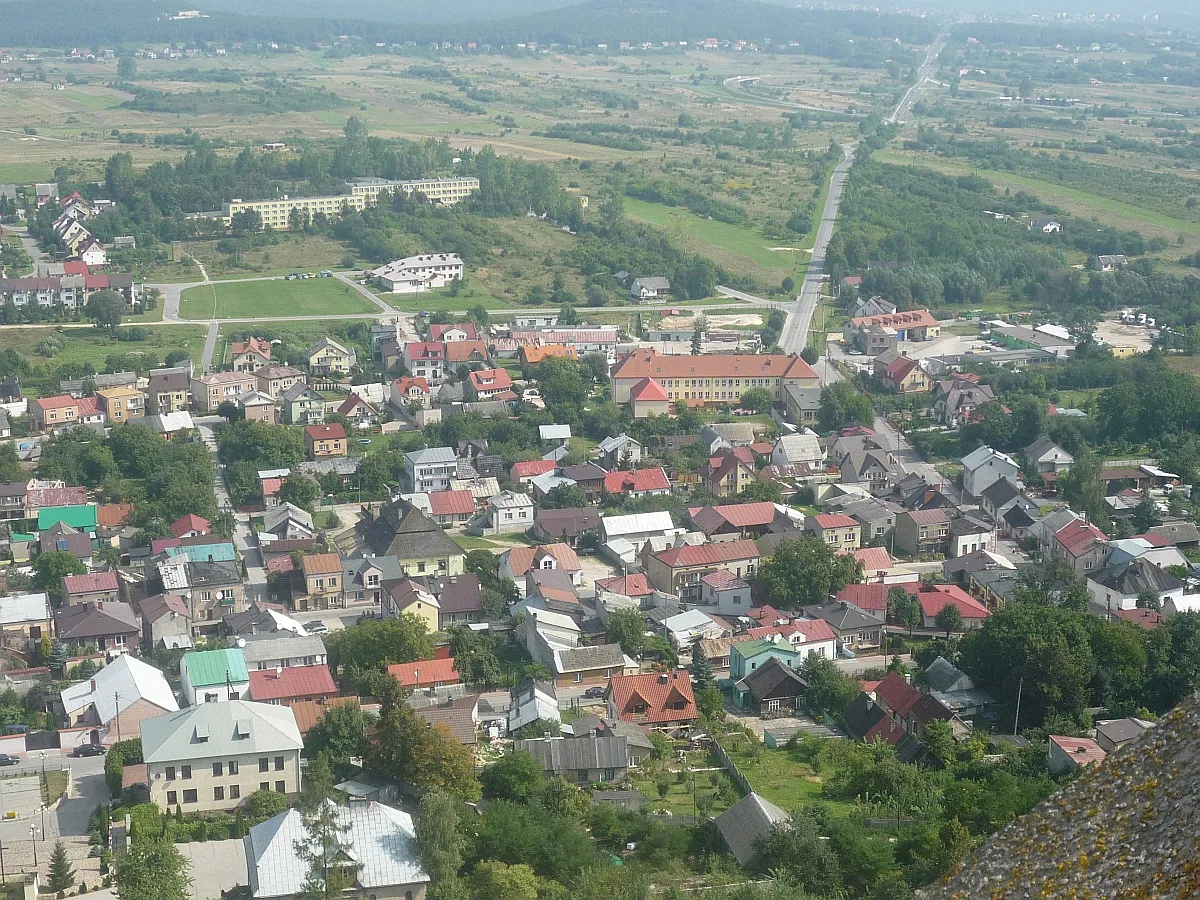 Photo showing: bird's-eye view - Chęciny z lotu ptaka.