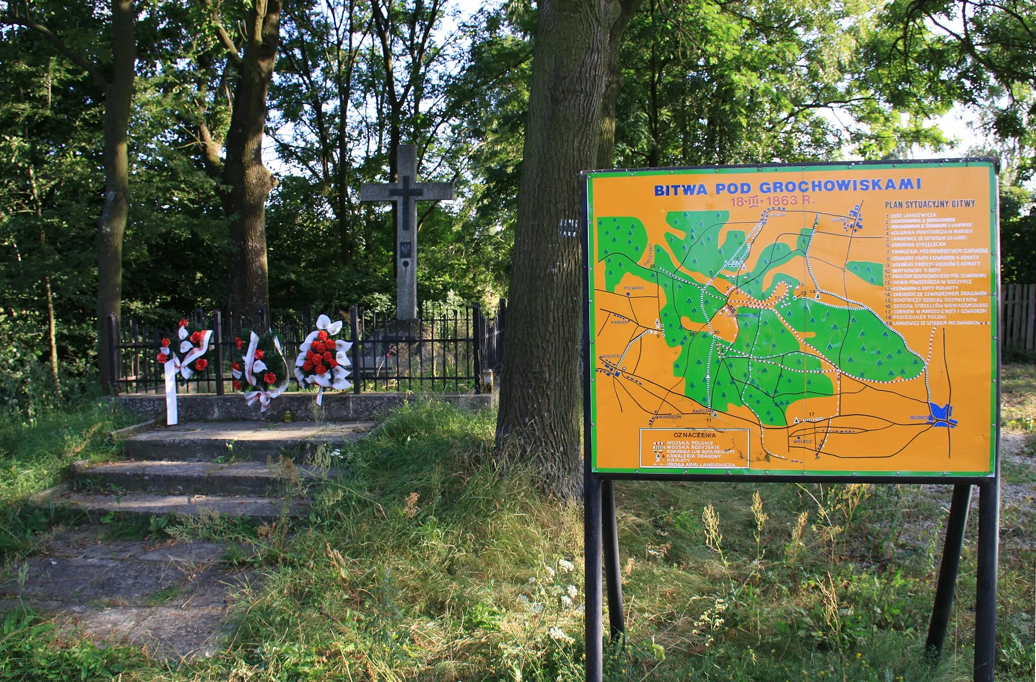 Photo showing: Grochowiska - cross on the insurrectionists' tomb