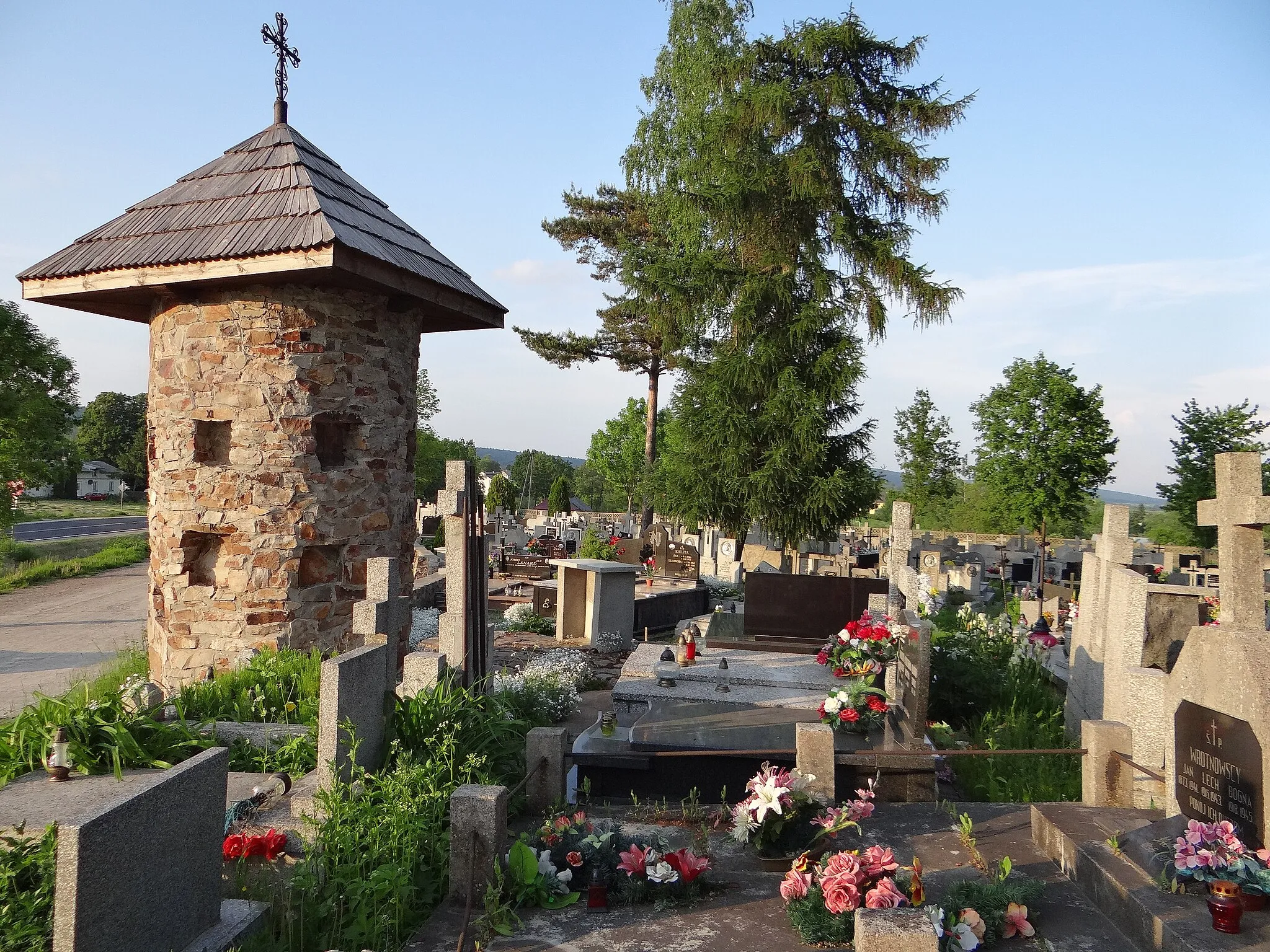 Photo showing: Zdjęcie wykonane na terenie cmentarza w miejscowości Piórków.