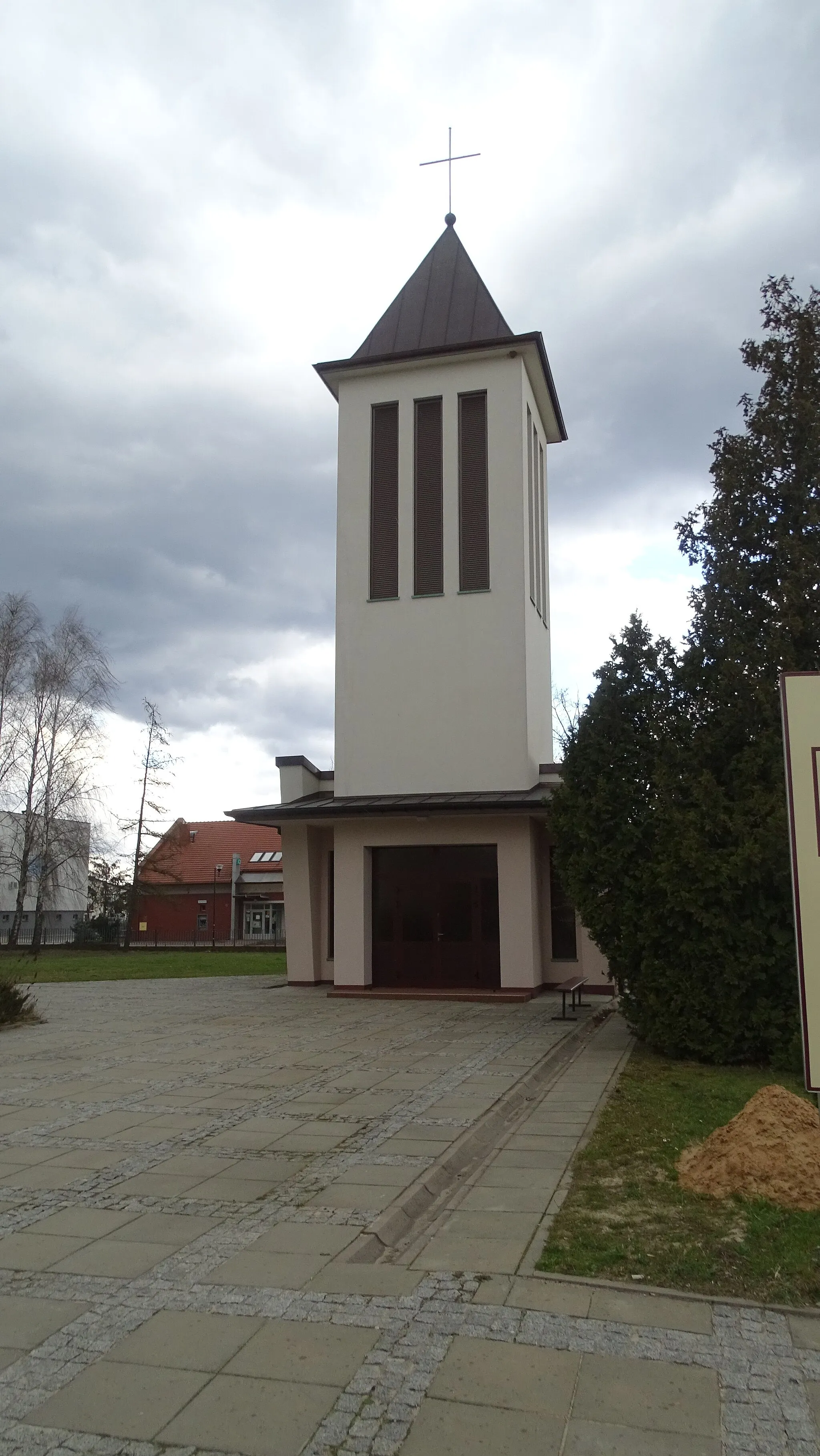 Photo showing: Kaplica przy kościele św. Andrzeja Boboli w Kostomłotach Drugich