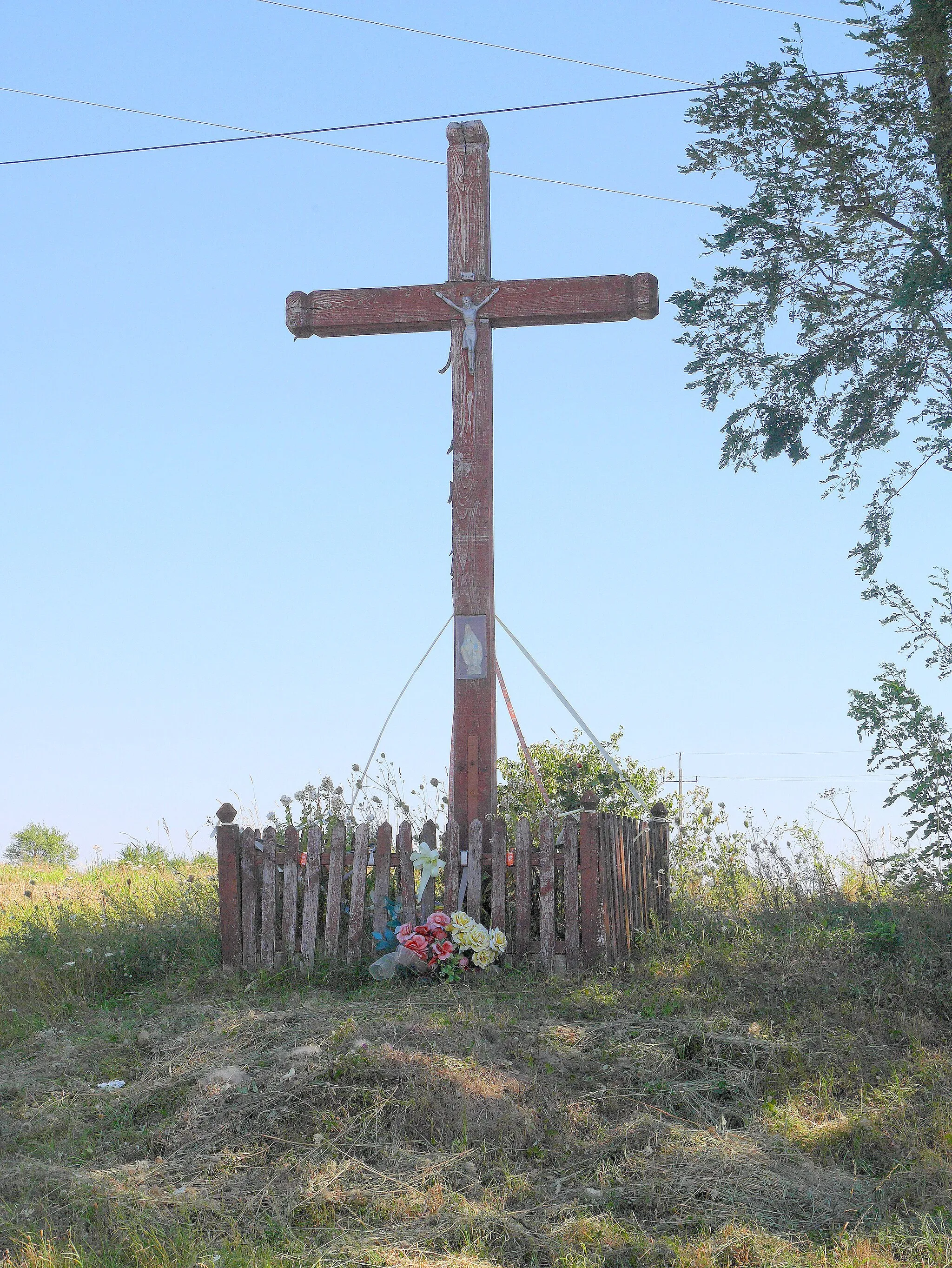 Photo showing: Wayside cross in Zalesie