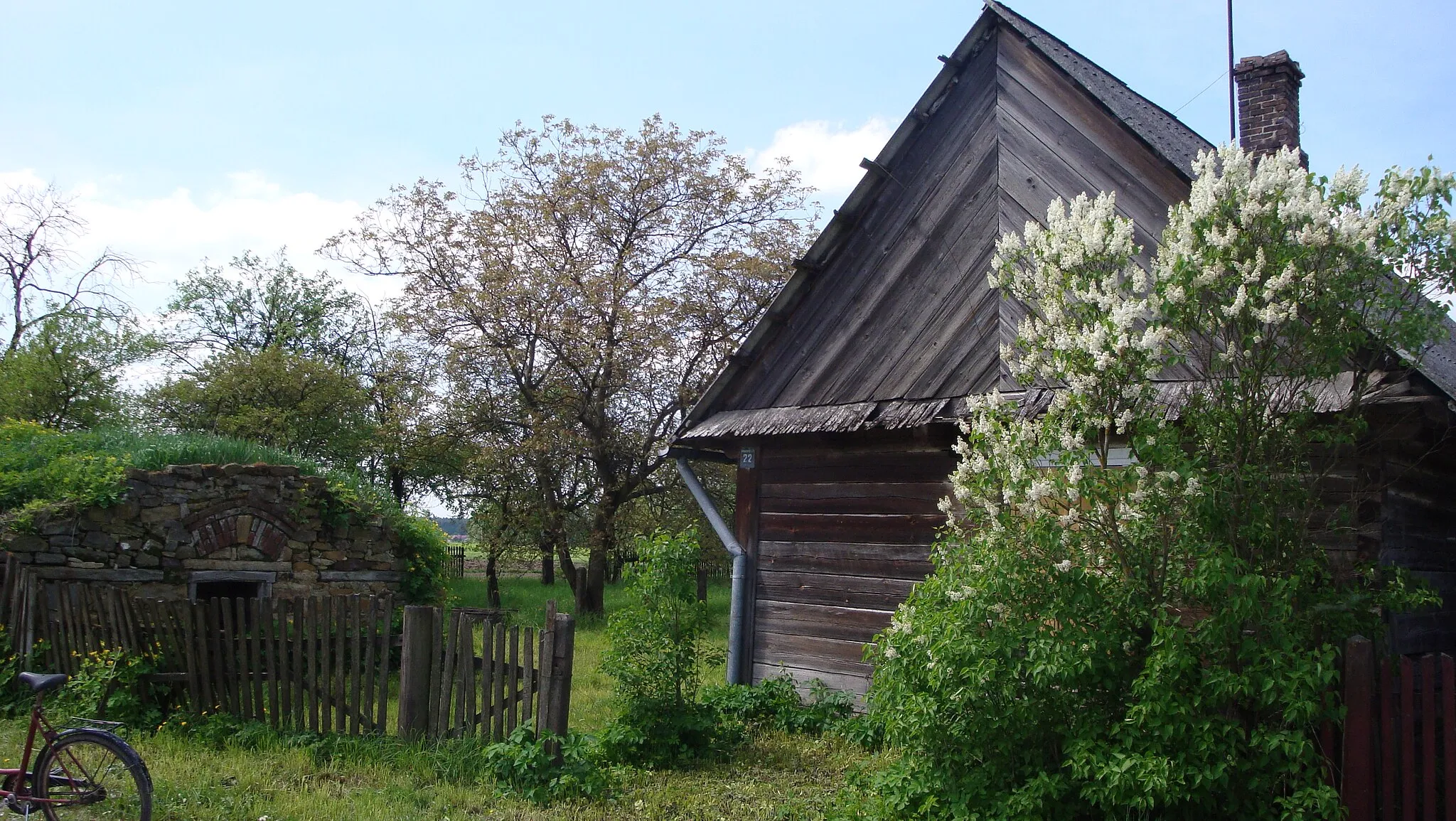 Photo showing: Chatka we wsi Radwanów-Kolonia, świętokrzyskie