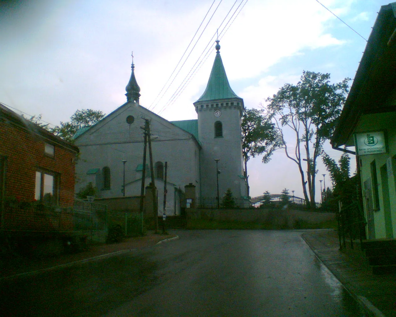 Photo showing: Do kościoła pod górkę... kościół pw Św. Piotra i Pawła