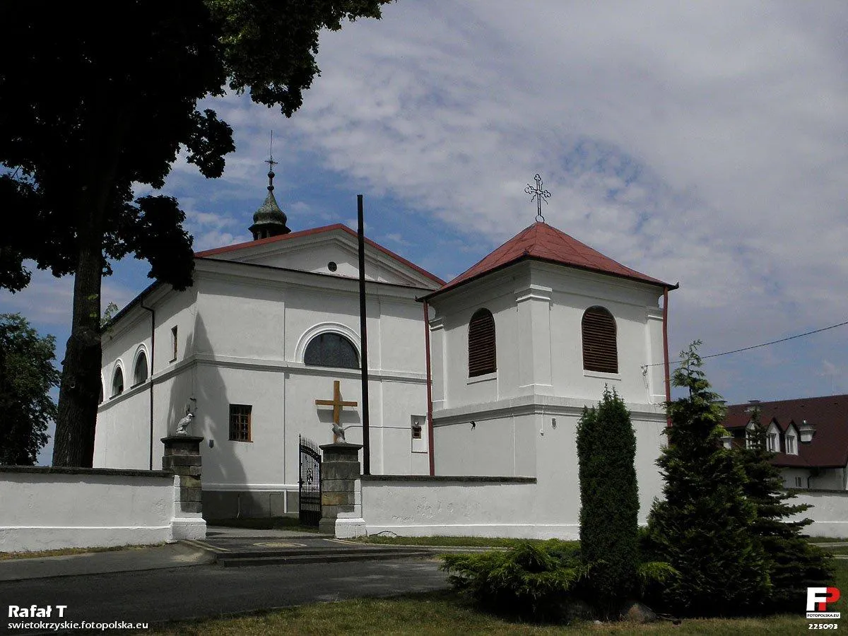 Photo showing: Zabytkowy kościół św.Leonarda.