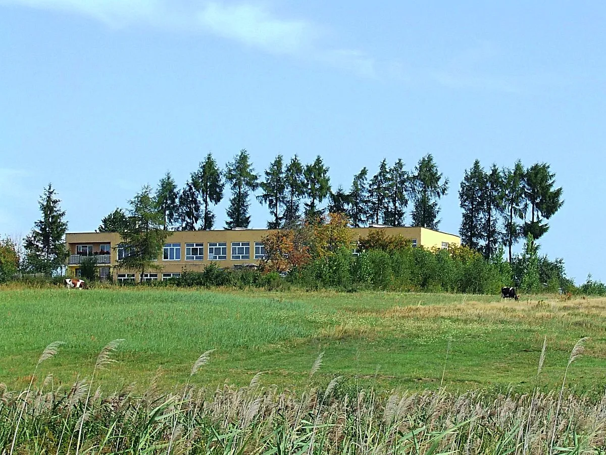 Photo showing: Szkoła podstawowa w Kierzu Niedzwiedzim