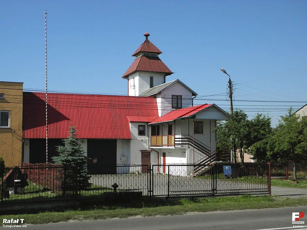 Photo showing: Remiza OSP w Grzybowej Górze.