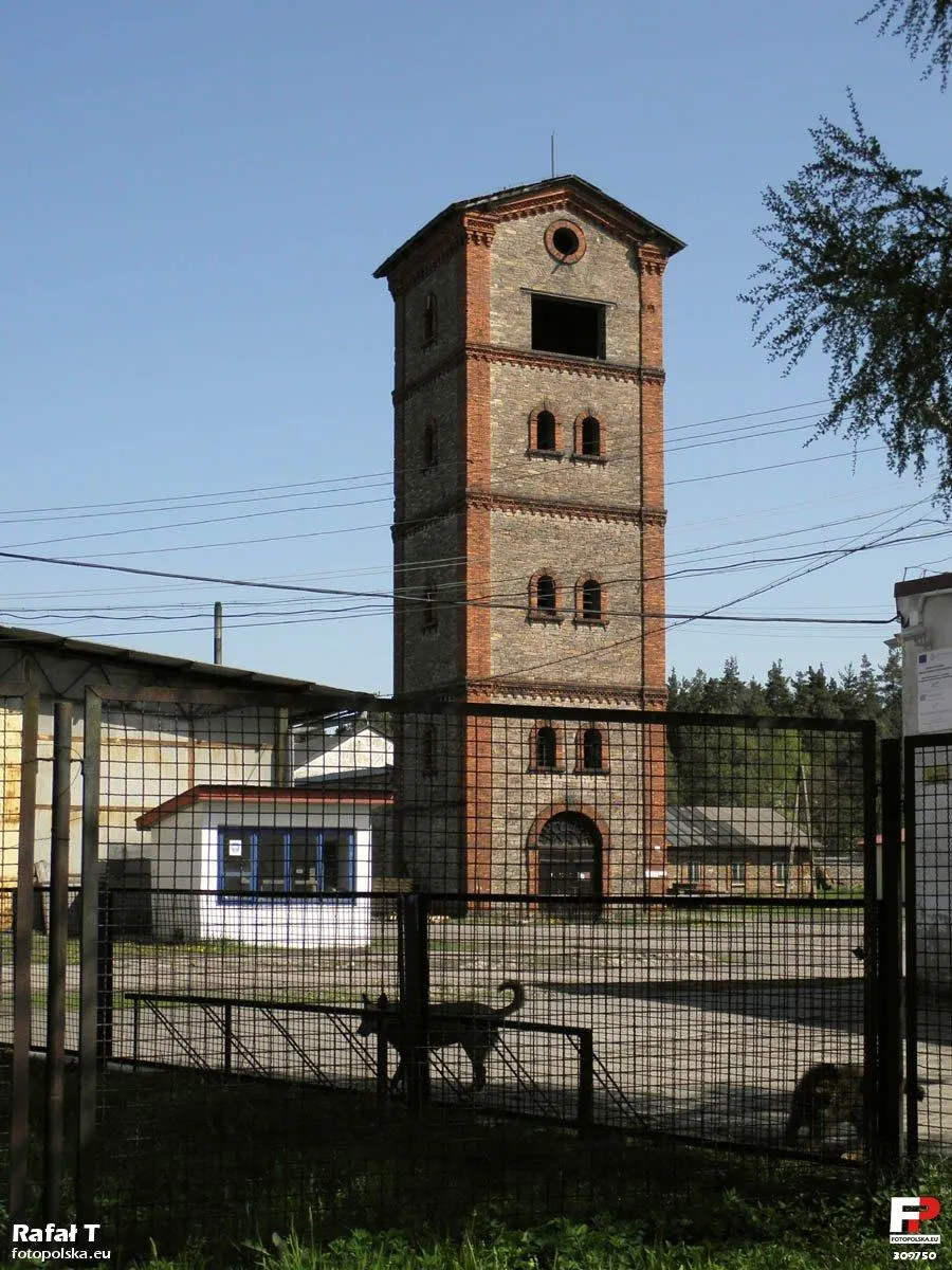 Photo showing: Wieża gichtociągowa na terenie zakładu.
