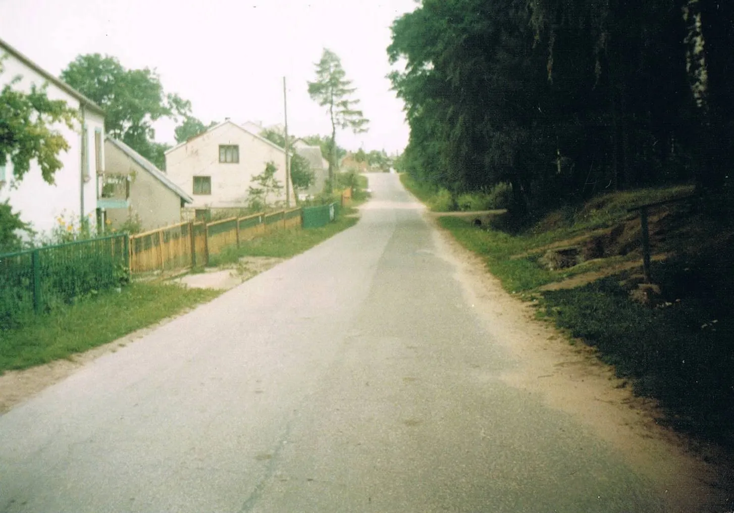 Photo showing: Zdjęcie wsi Zajączków (woj. świętokrzyskie) w 1997 roku