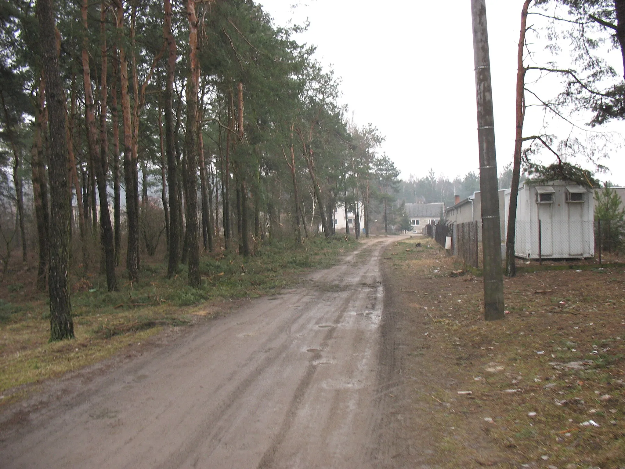 Photo showing: Jedna z dróg w Zajączkowie przed remontem