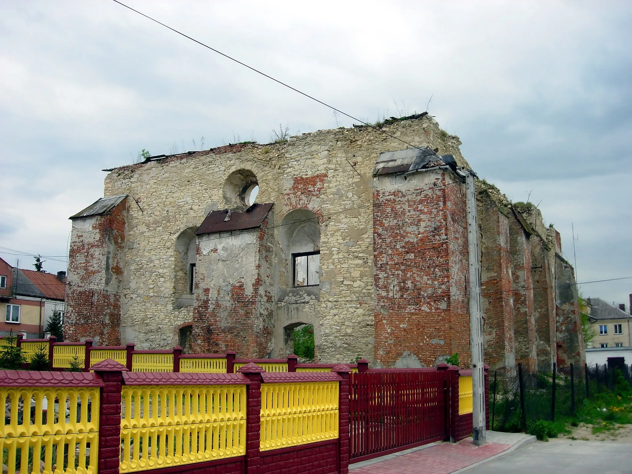 Photo showing: The ruins of the synagogue in Wodzisław, Świętokrzyskie Voivodeship, Poland