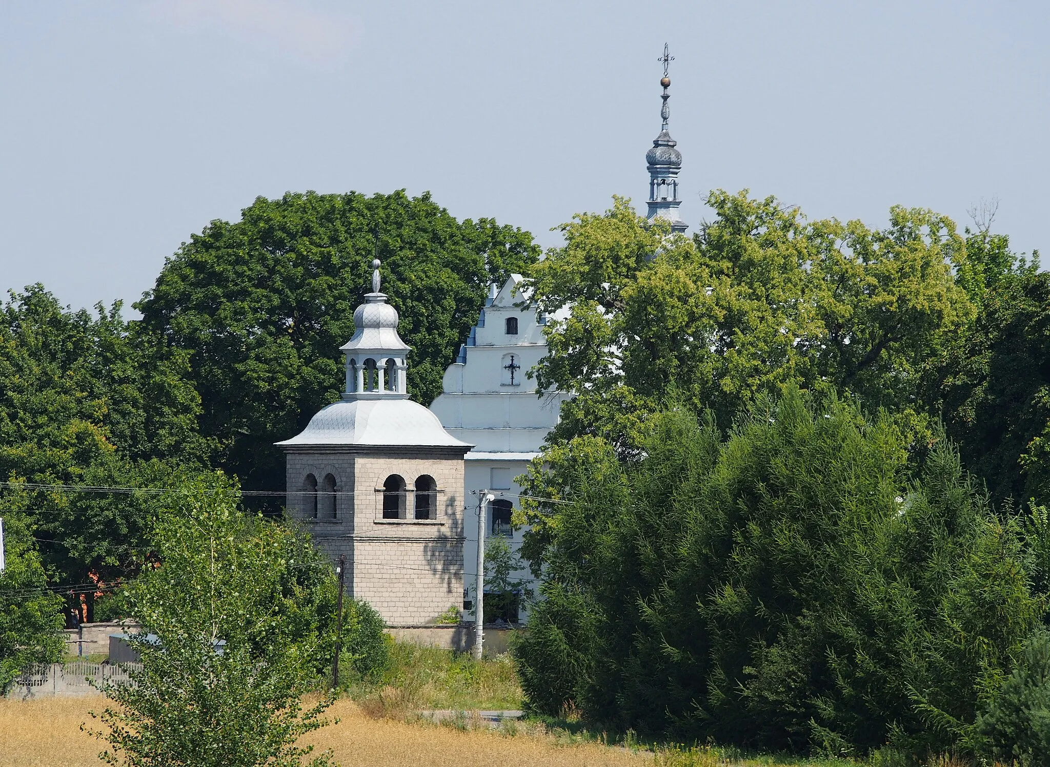 Photo showing: Church of Transfiguration and Holy Spirit in Wiśniowa, powiat staszowski, Świętokrzyskie Voivodeship, Poland.