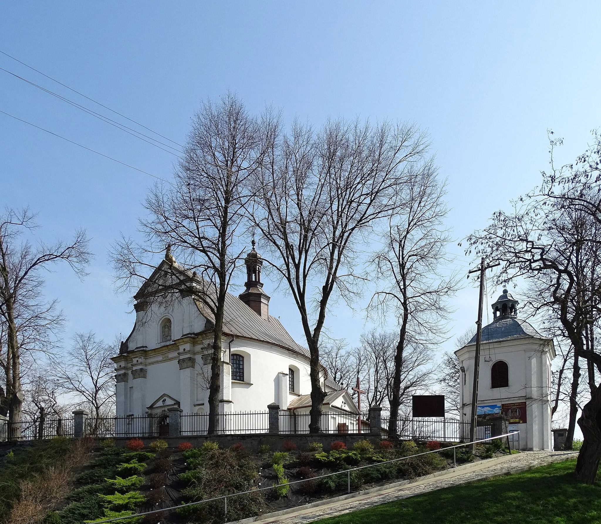 Photo showing: Samborzec, Sandomierz County, Poland. Church of the Holy Trinity, built 1691.