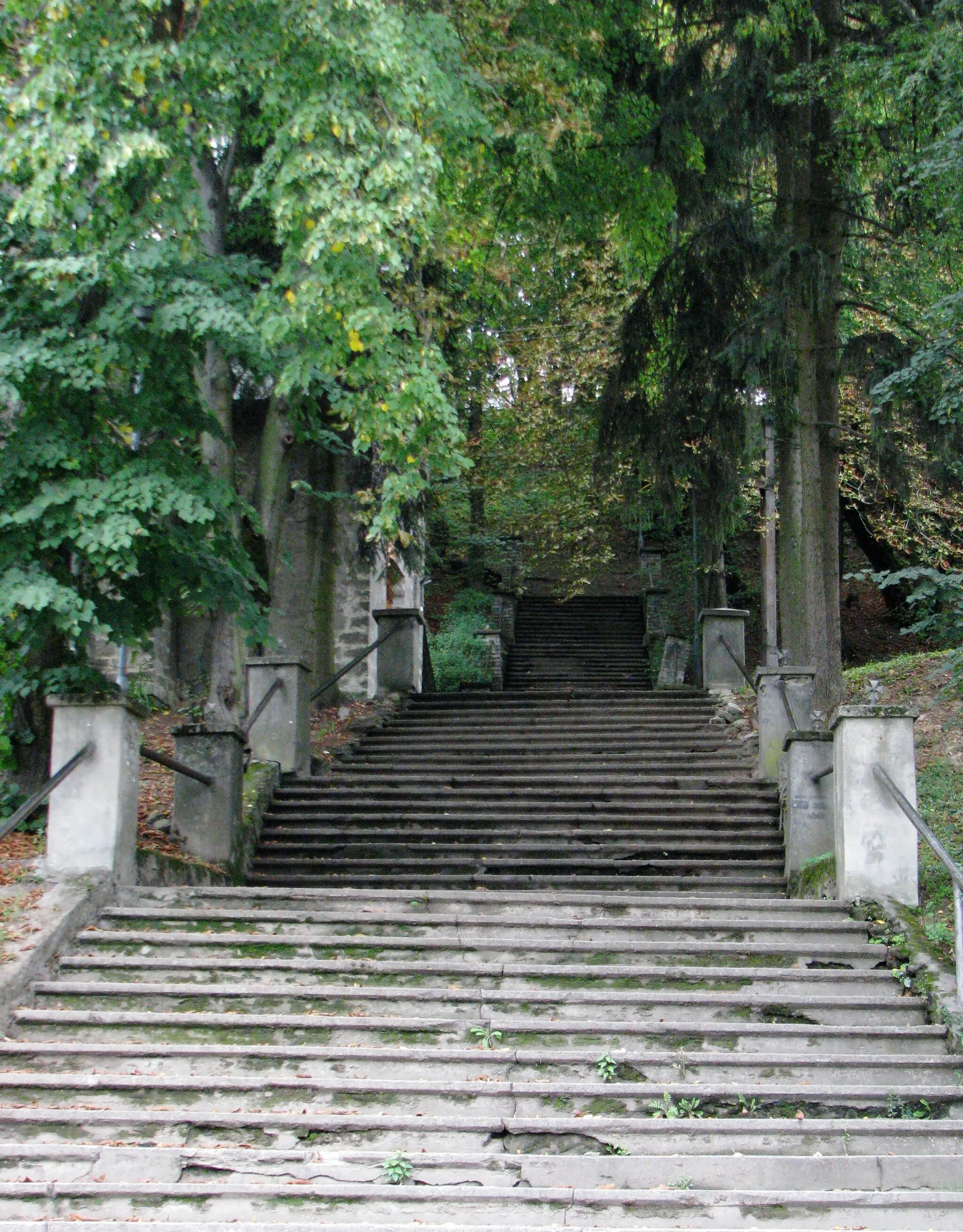 Photo showing: Stairs to the Holy Trinity church in Samborzec, Poland.