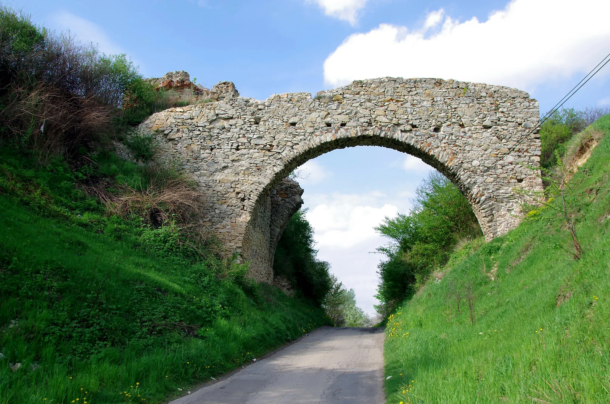 Photo showing: The ruins of the castle in Ossolin