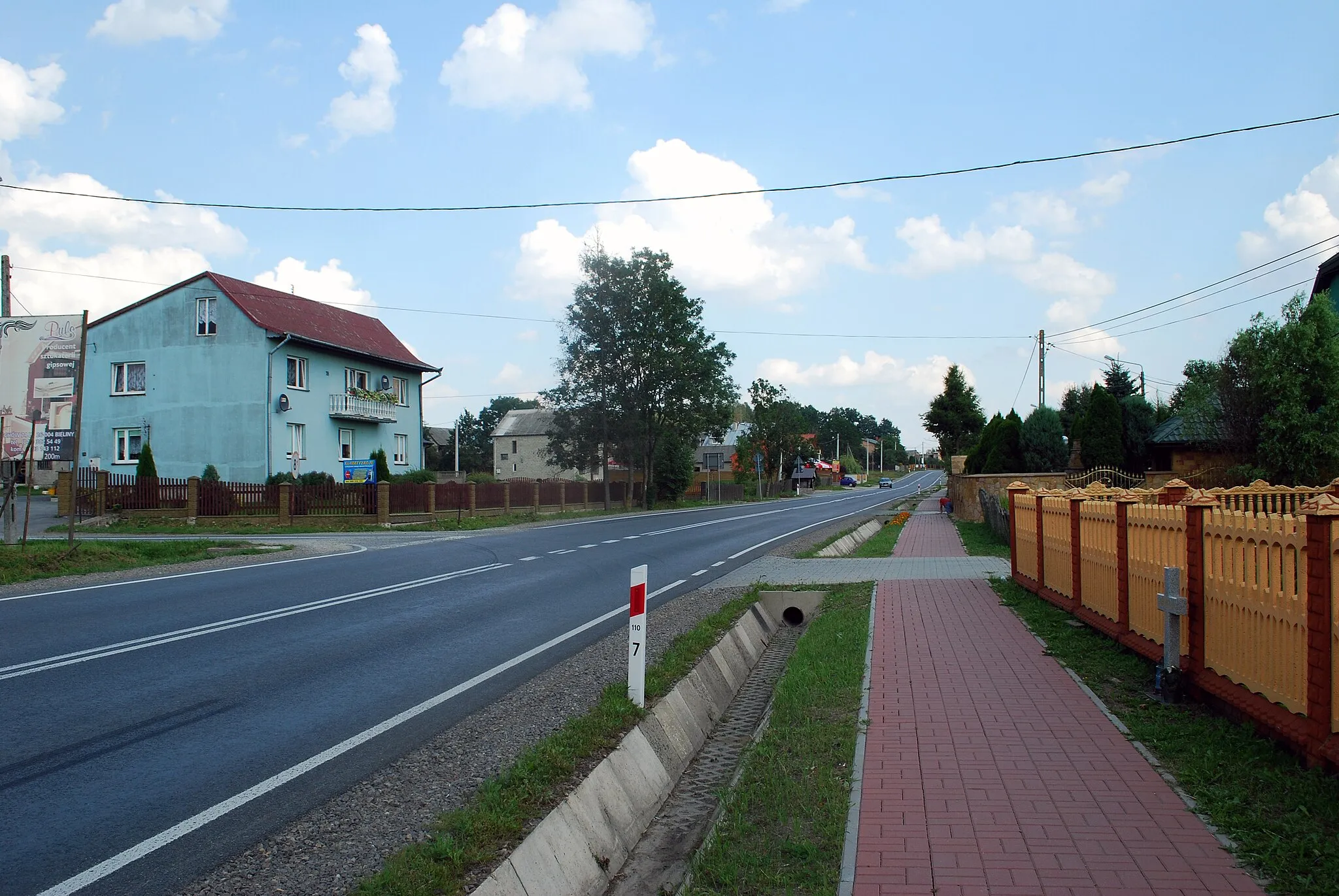 Photo showing: Lechów: Droga Krajowa 74