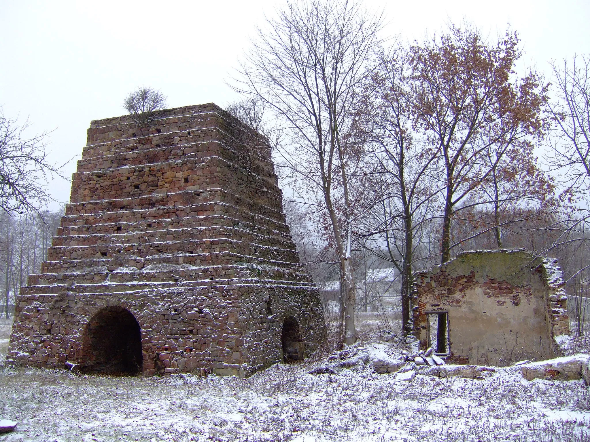 Photo showing: Historic blast furnace, Kuźniaki, Poland