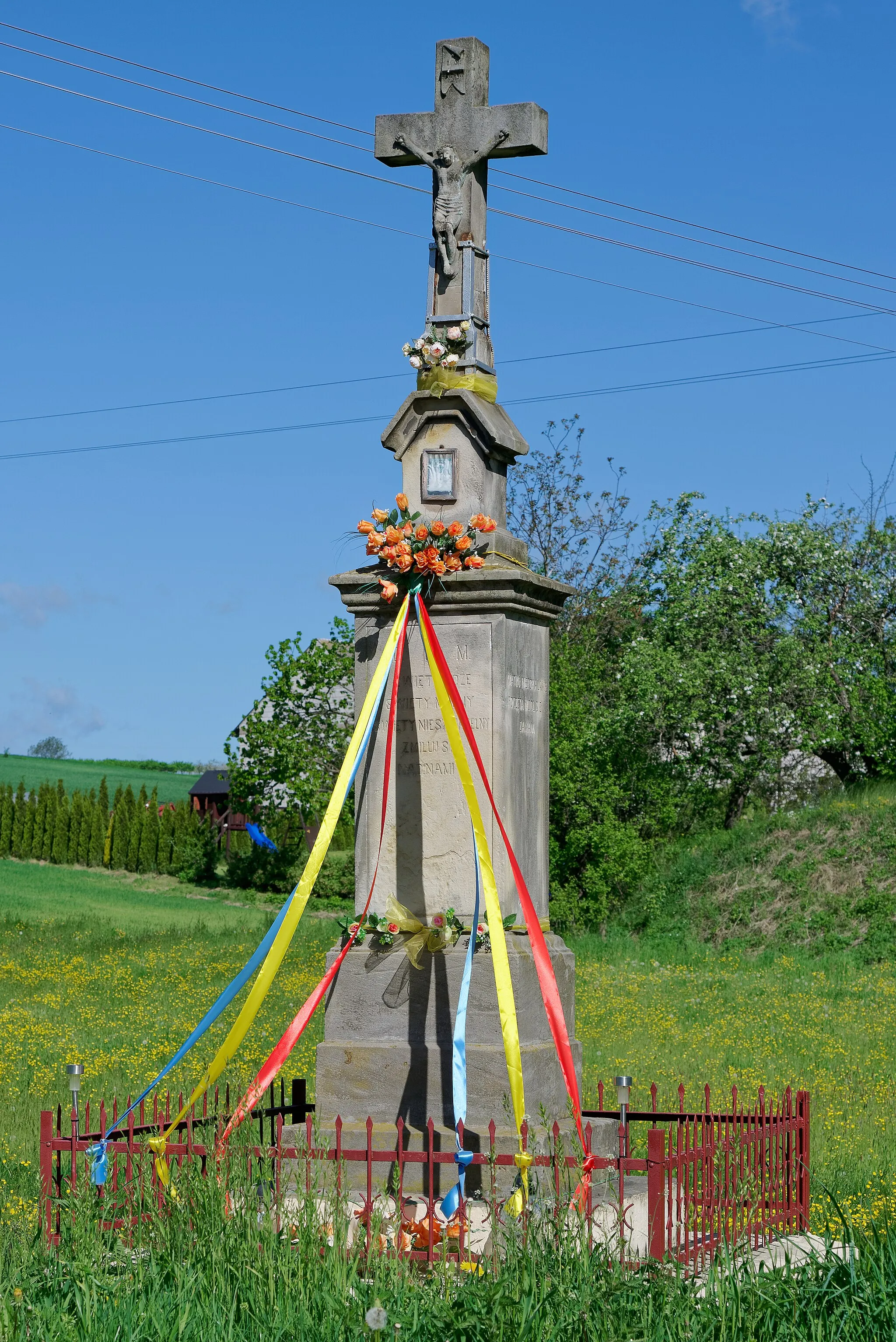 Photo showing: Wayside cross in Kosowice, Świętokrzyskie Voivodeship