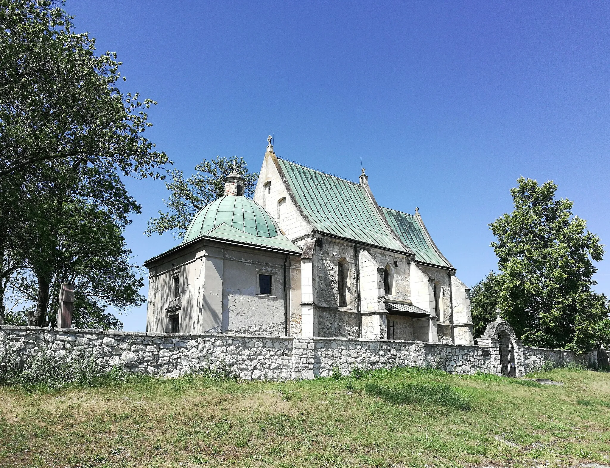 Photo showing: Gorysławice - the Gothic church of Saint. Wawrzyńca, July 7, 2018.
