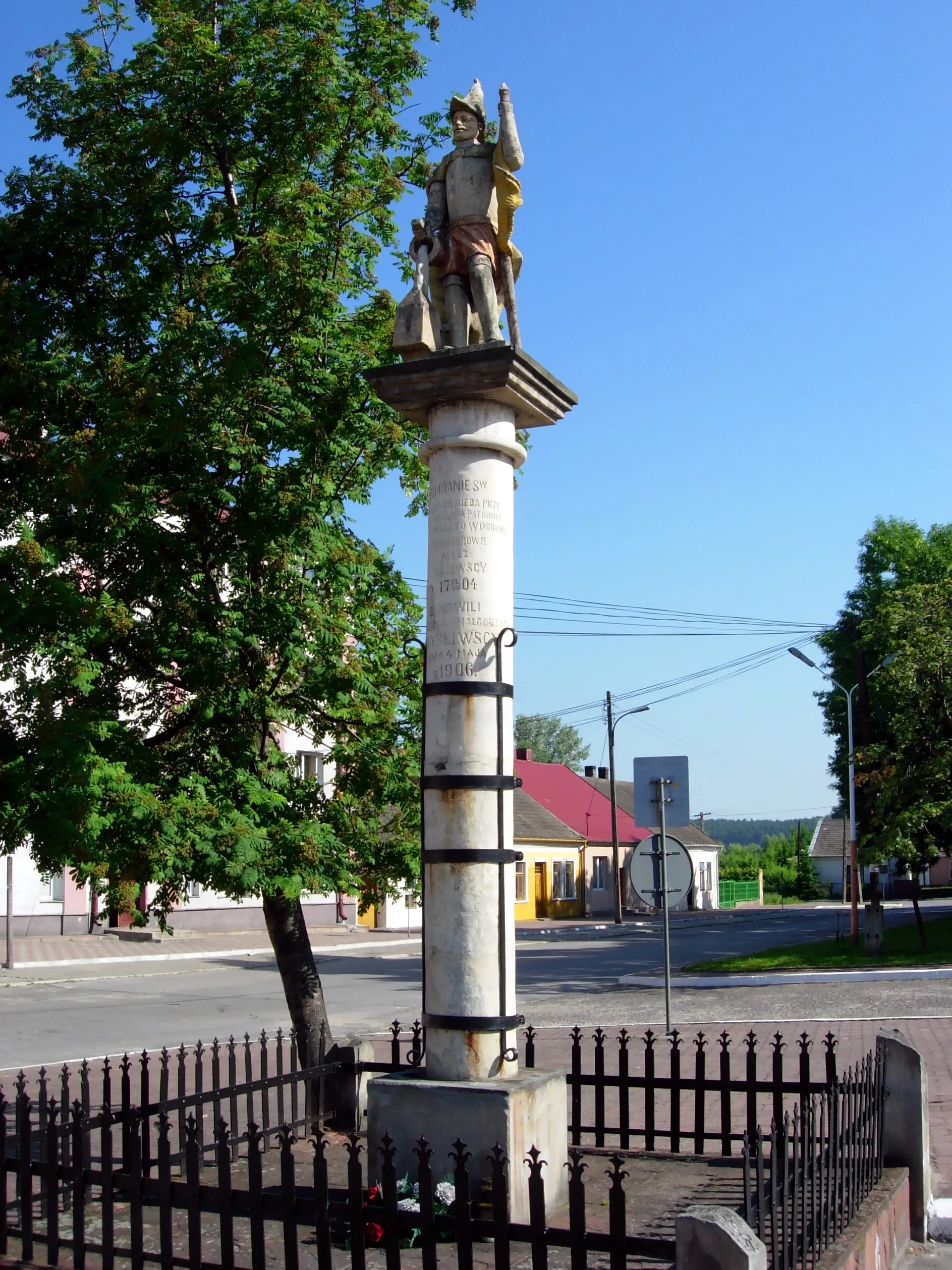 Photo showing: Statue of St. Florian on Market Square in Ćmielów, Poland