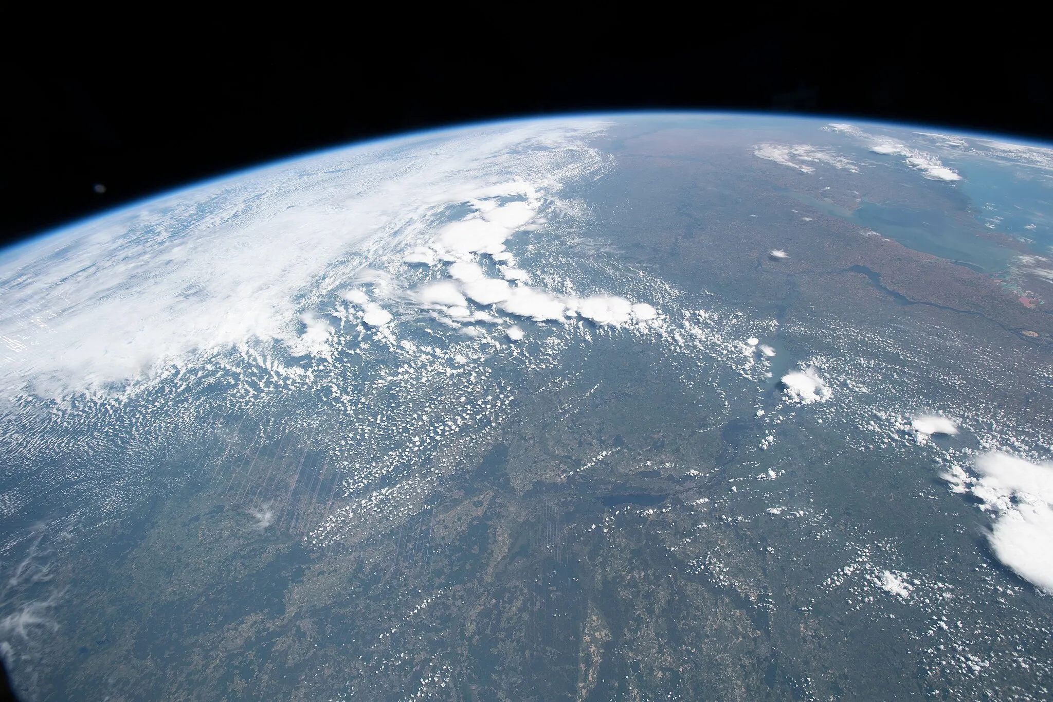 Photo showing: View of Earth taken during ISS Expedition 59.