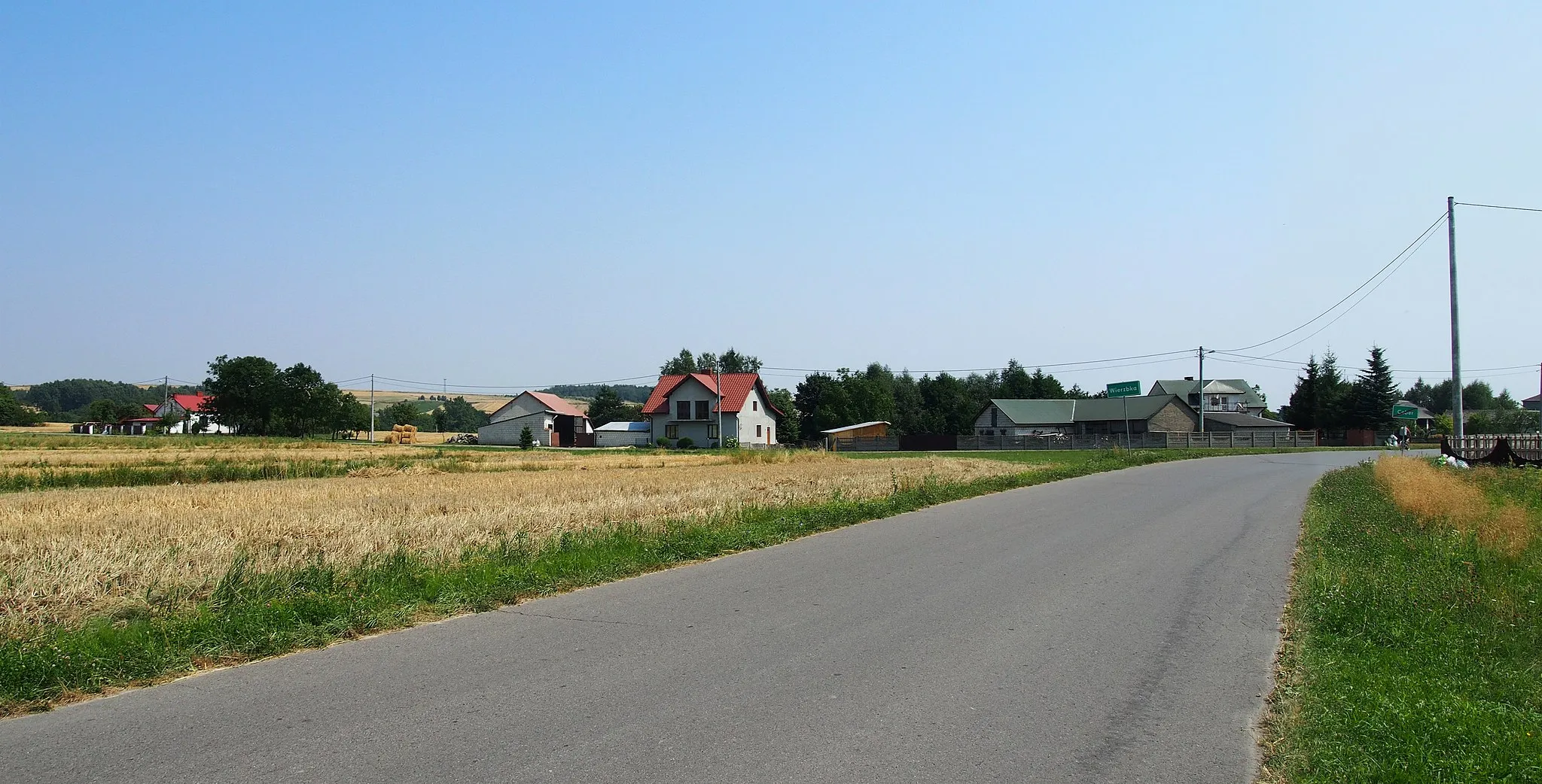Photo showing: Ceber, a village in powiat staszowski, Świętokrzyskie Voivodeship, Poland.