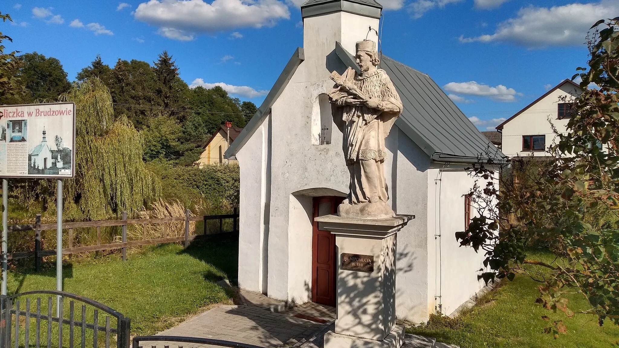 Photo showing: Figura św. Jana Nepomucena przy kapliczce w Brudzowie