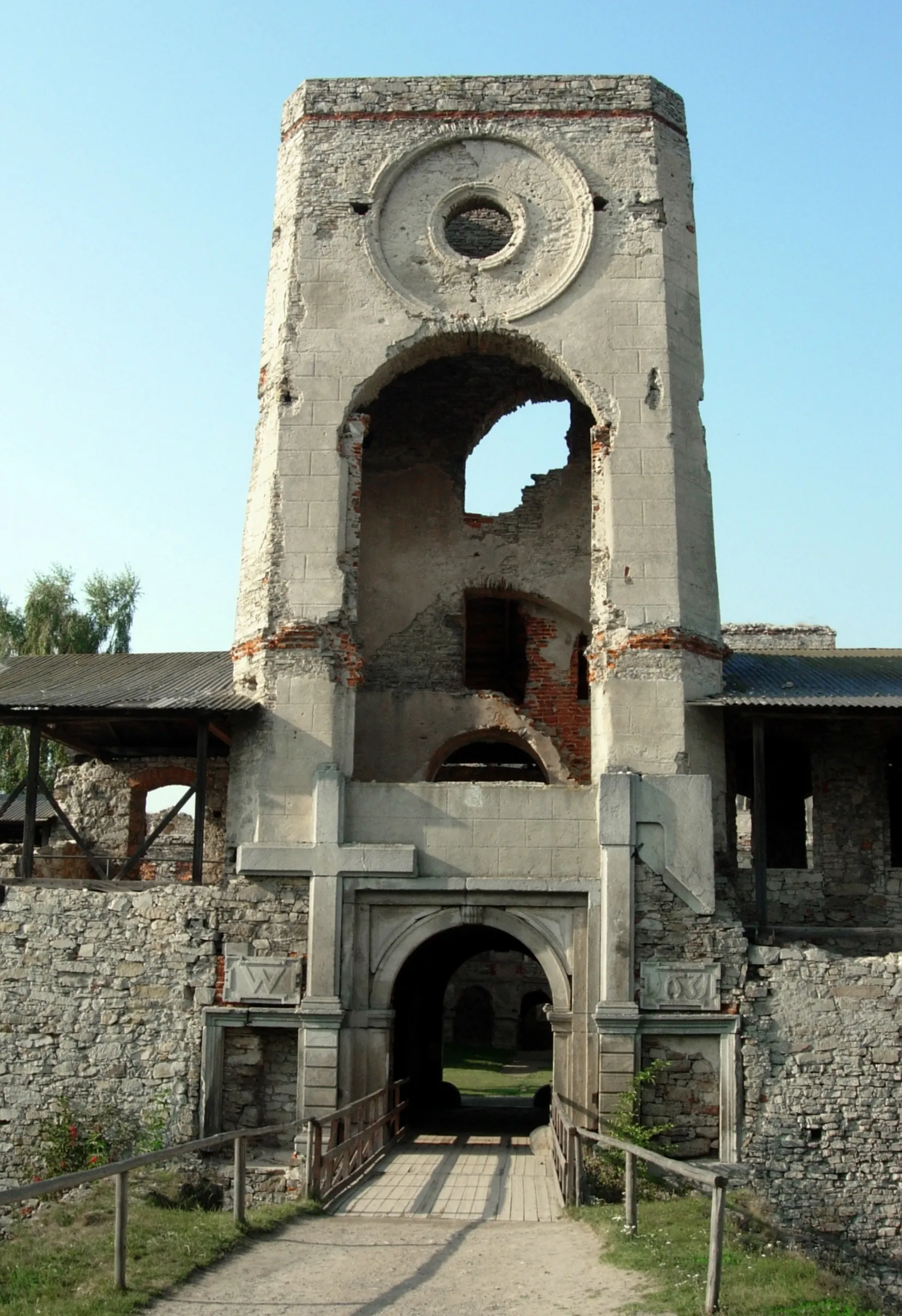 Photo showing: The ruins of Krzyżtopór Castle in Ujazd, Święty Krzyż Voivodship, Poland