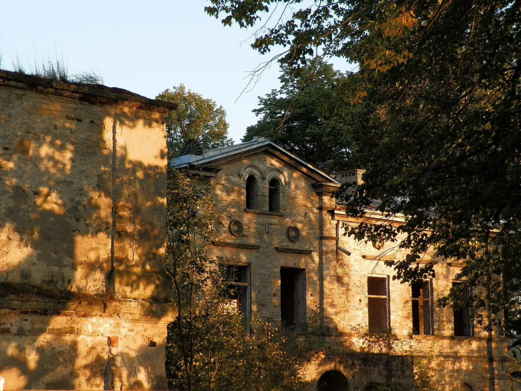 Photo showing: Zespół fabryczny: dom zarządu, tzw. pałac Schenberga w Wąchocku.