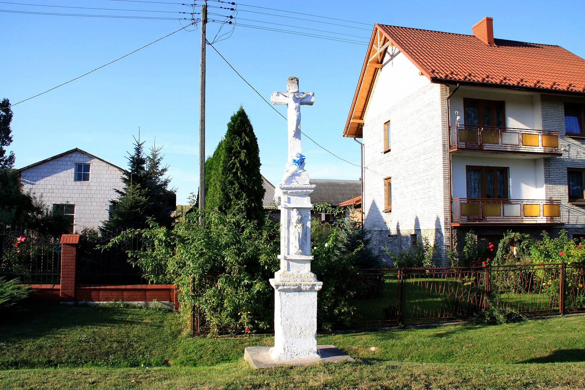 Photo showing: Wayside cross in Skotniki Dolne 56, Poland.