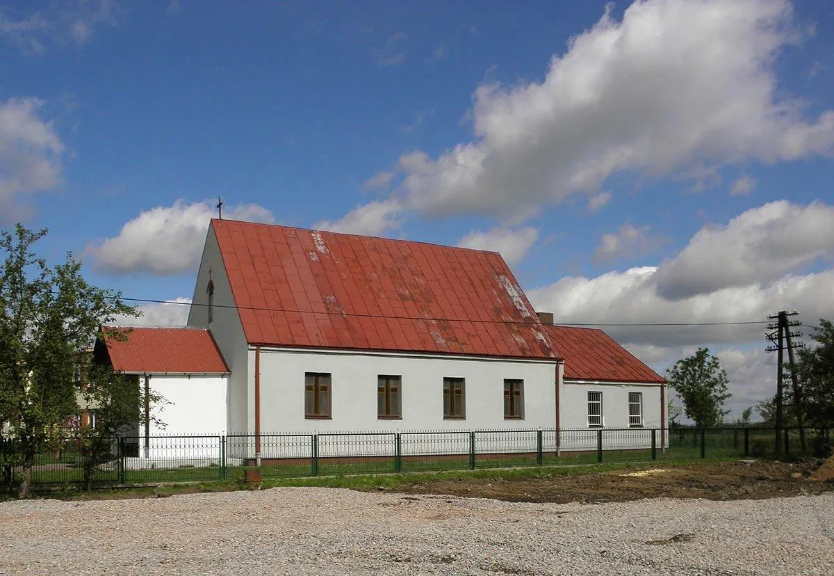 Photo showing: Kościół filialny w Młodocinie Mniejszym.