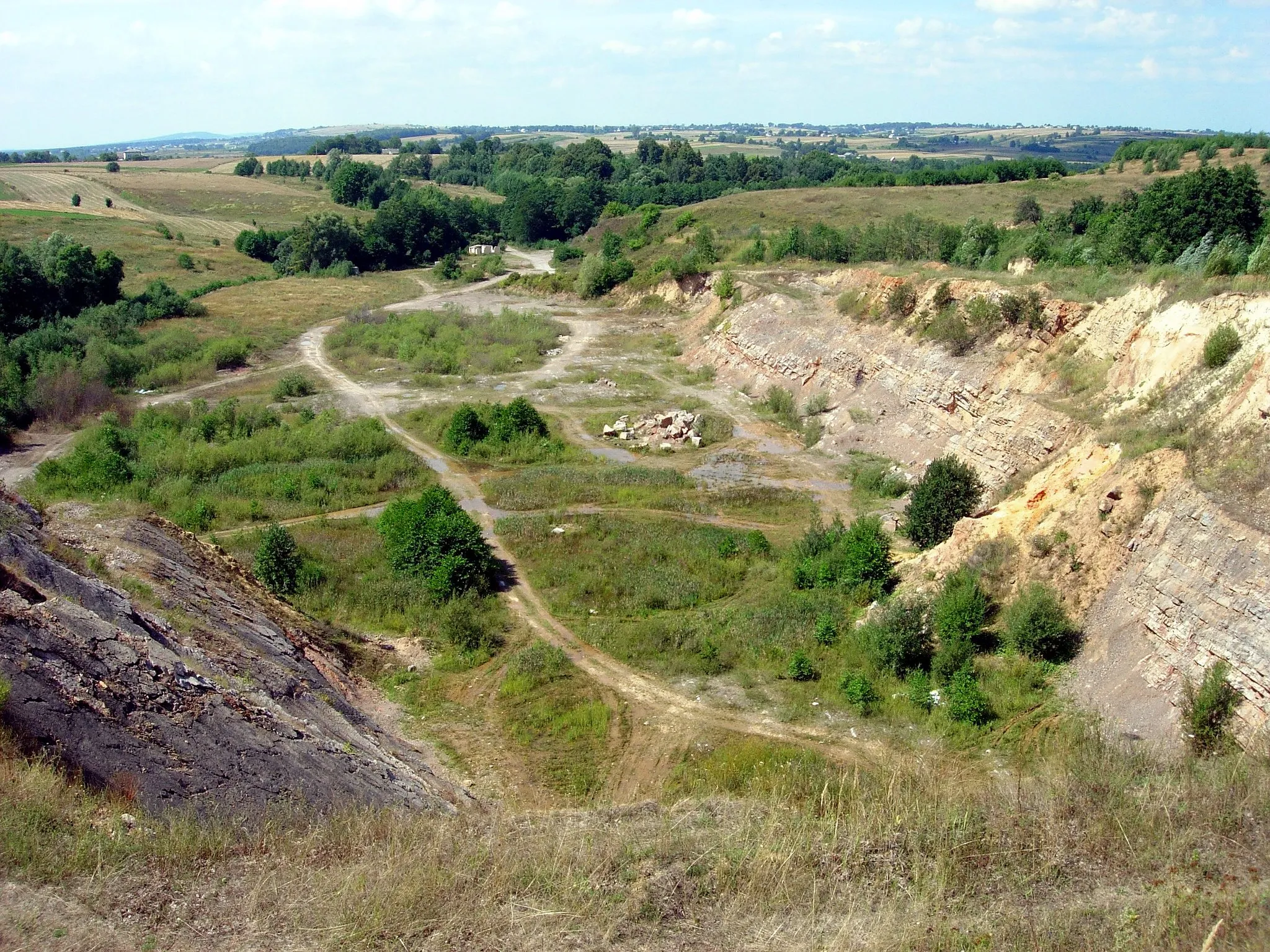 Photo showing: The quarry in Skały, Poland