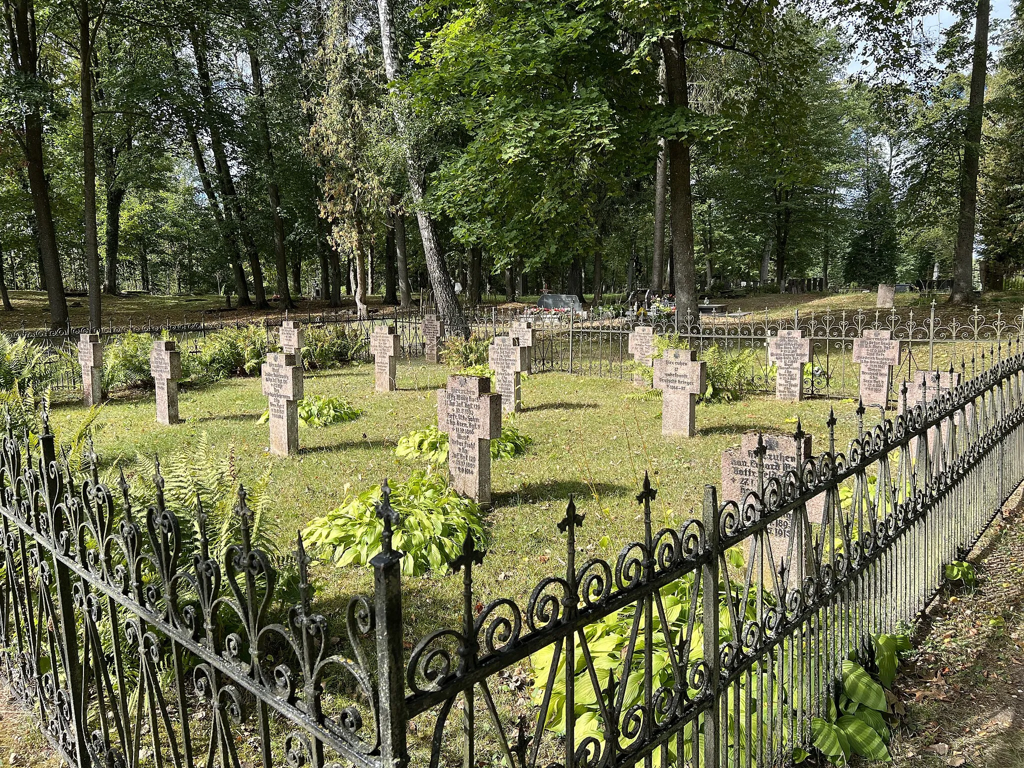 Photo showing: Cmentarz komunalny w Pozezdrzu, wcześniej cmentarz ewangelicki