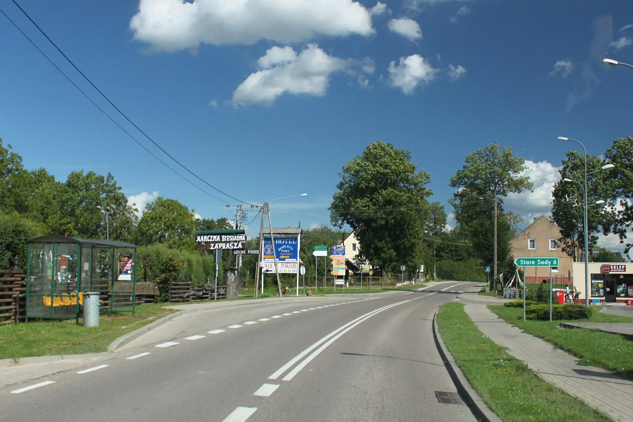 Photo showing: Road in Prawdowo.