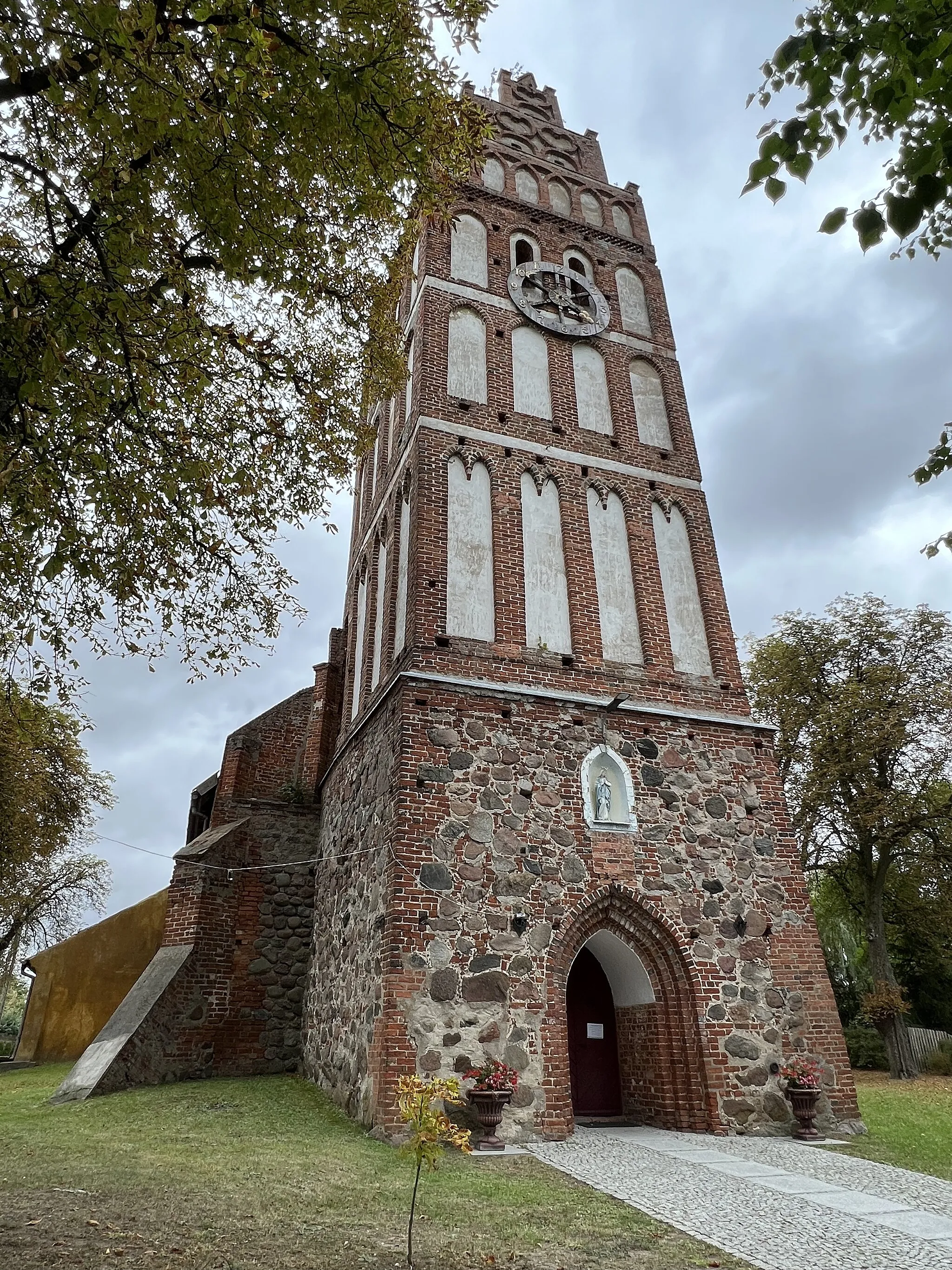 Photo showing: Lutheran church in Łankiejmy (Poland), now Roman Catholic Saint John the Baptist church