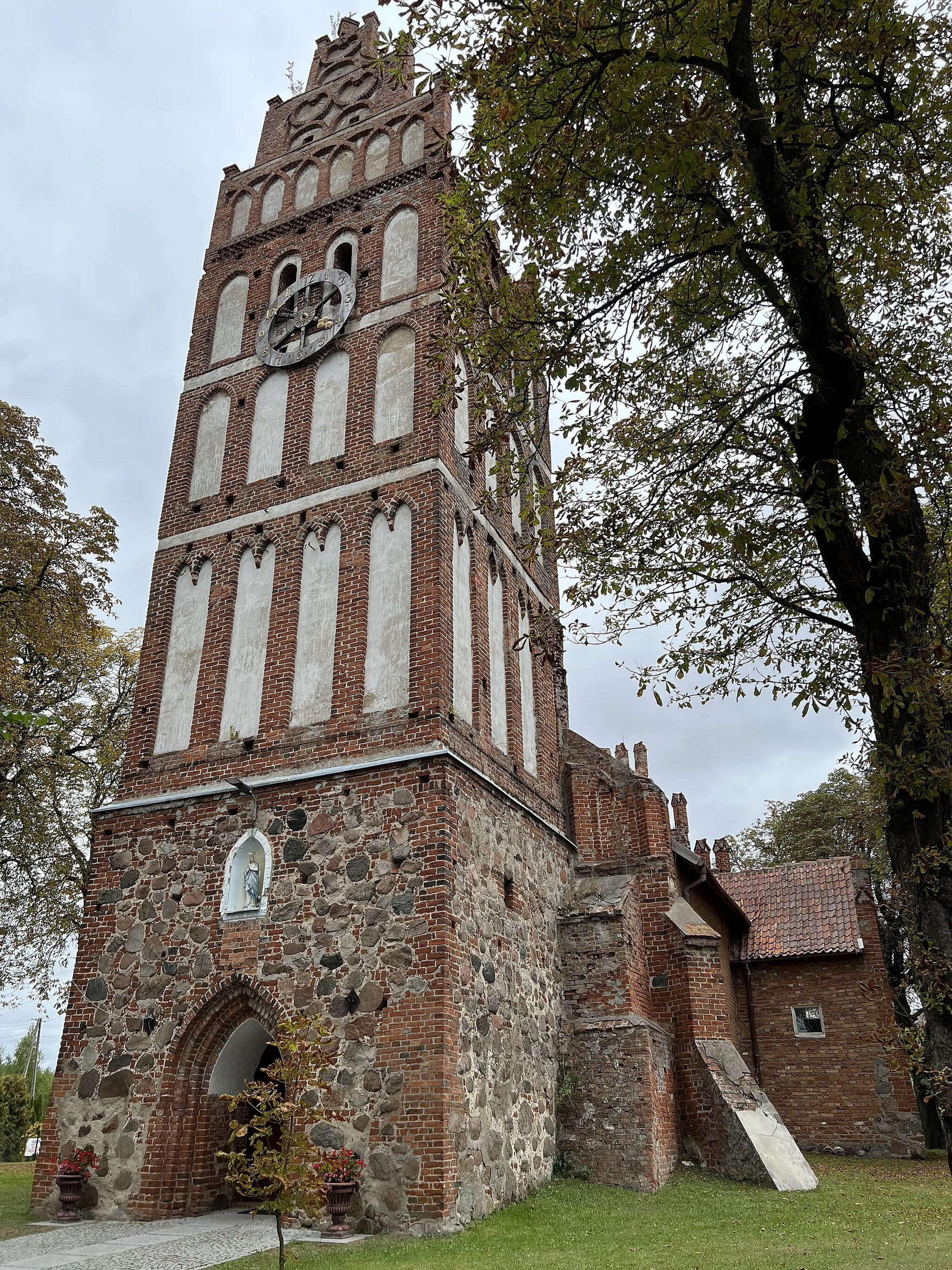 Photo showing: Lutheran church in Łankiejmy (Poland), now Roman Catholic Saint John the Baptist church