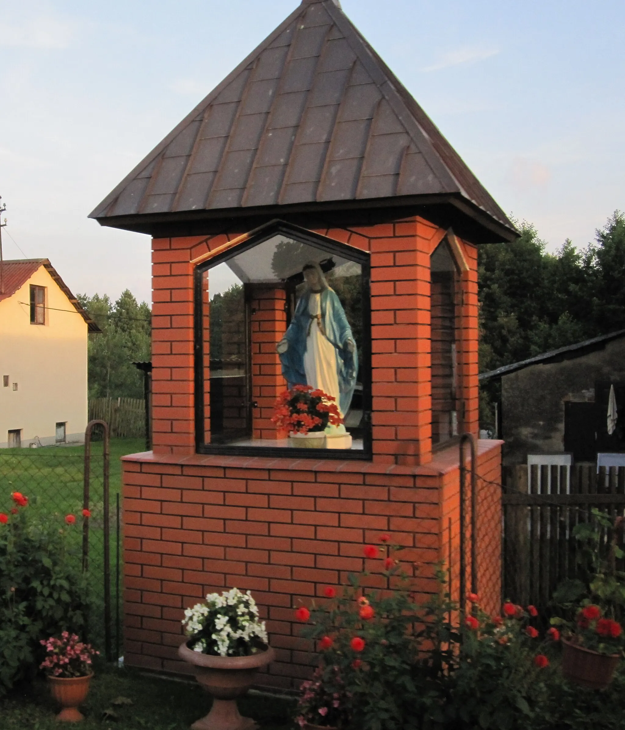 Photo showing: Dźwierzuty - shrine