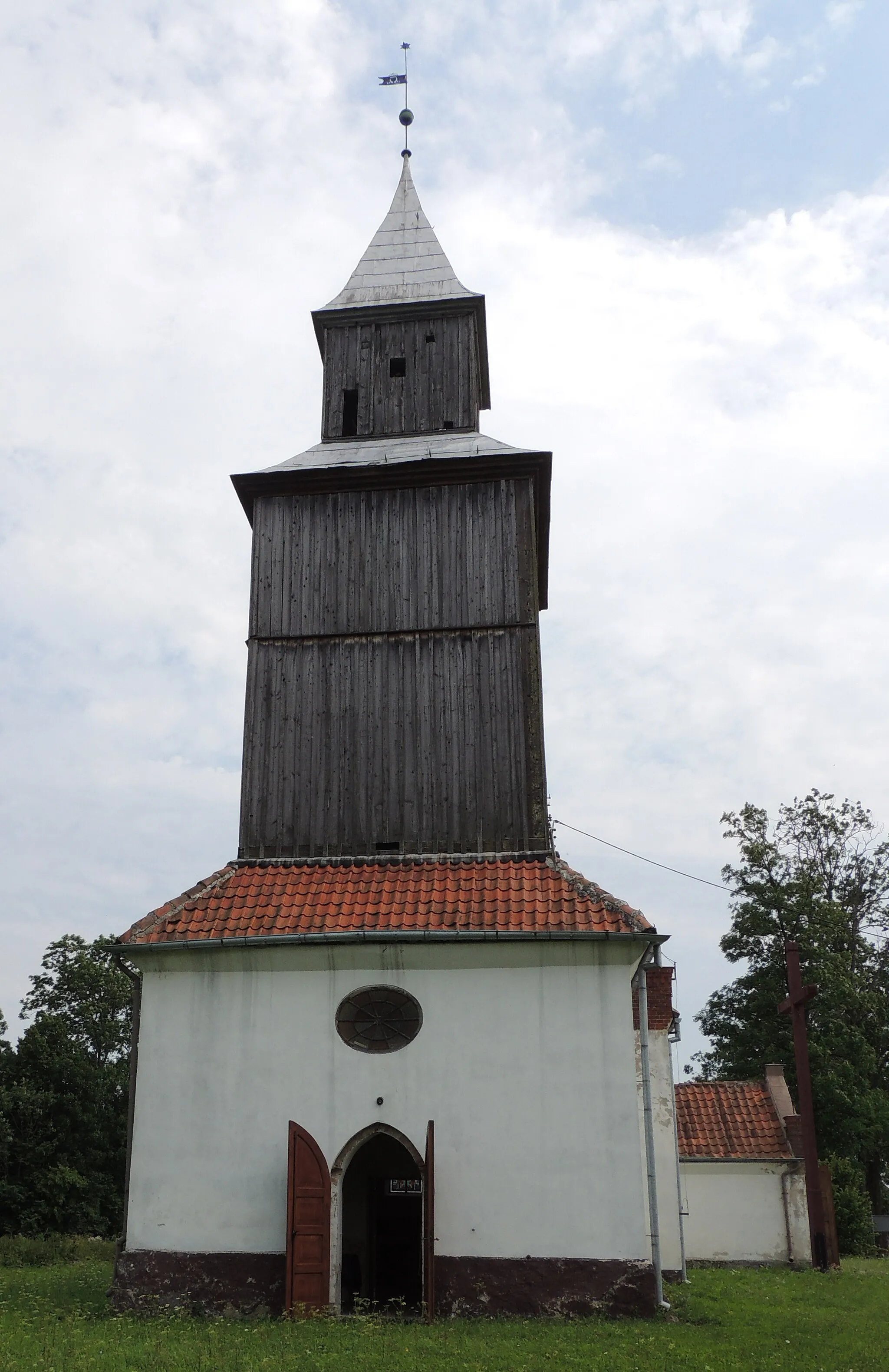 Photo showing: Stare Siedlisko - dawny kościół ewangelicki, obecnie rzymskokatolicki filialny p.w. św. Józefa Robotnika, 1770-1776, 1851