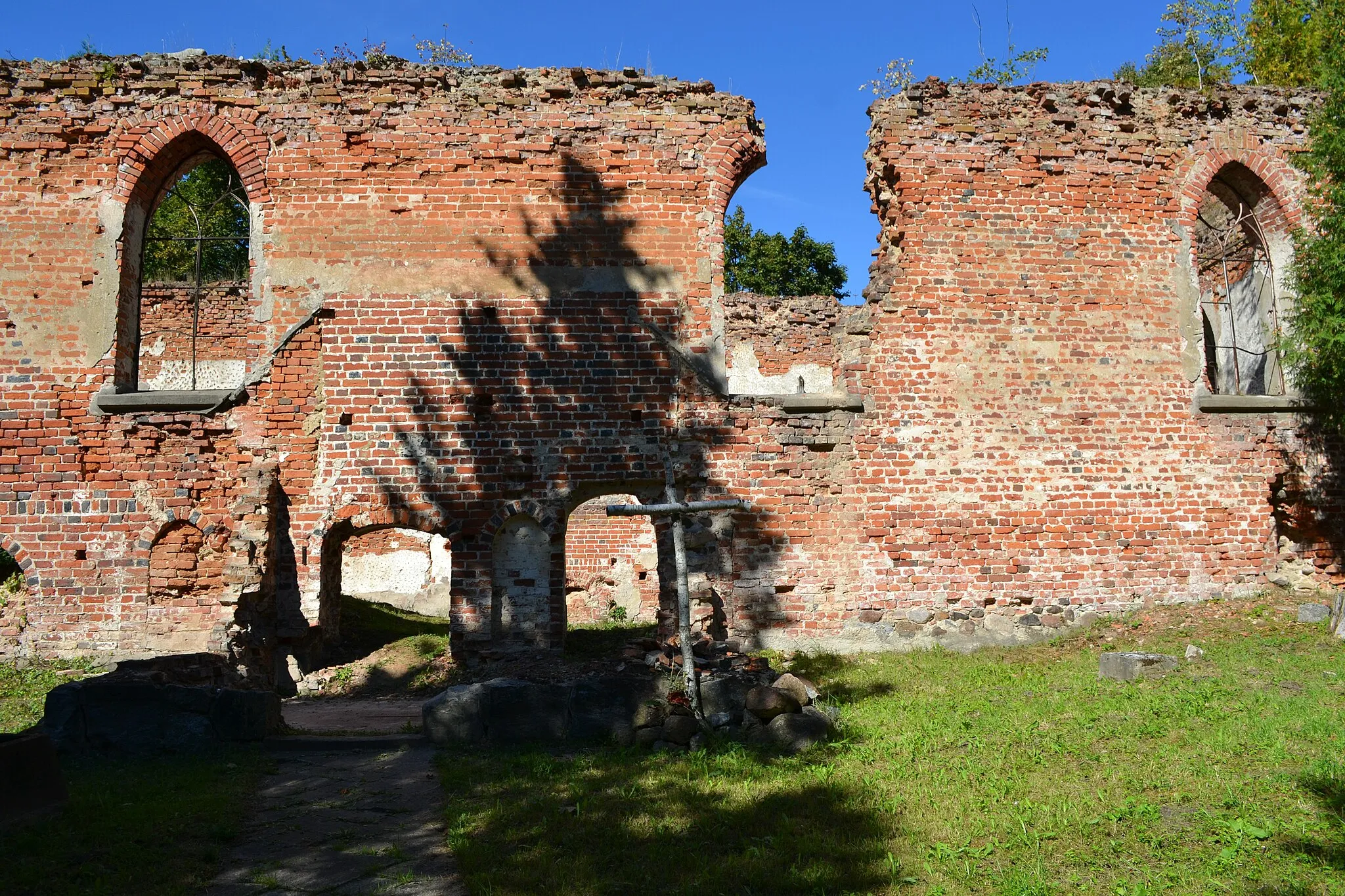 Photo showing: Osetnik, ruina kościoła p.w. św. Jakuba