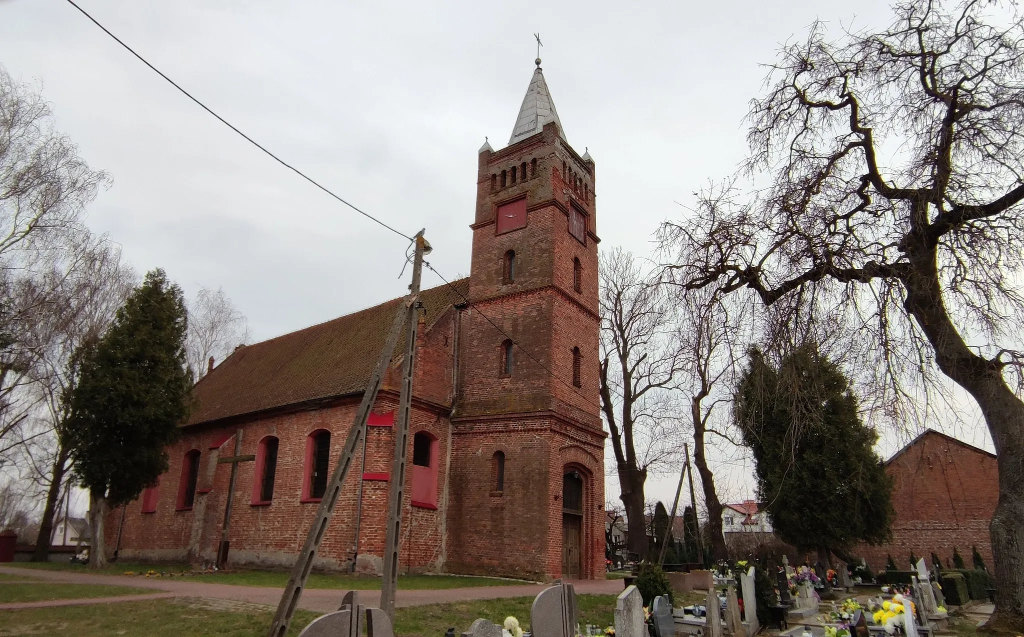 Photo showing: Królewo - kościół Mikołaja z cmentarzem