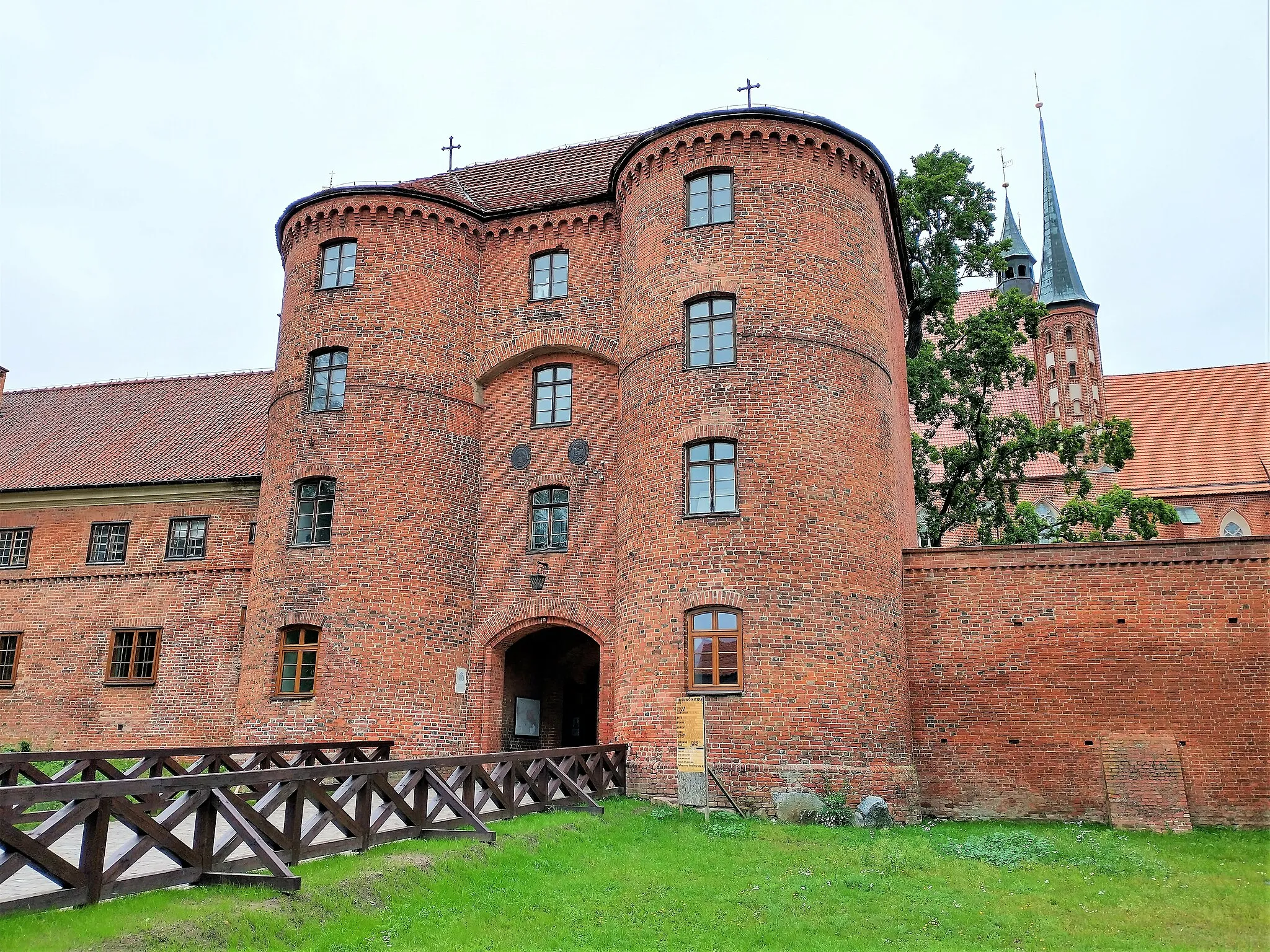 Photo showing: Brama zamku fromborskiego.