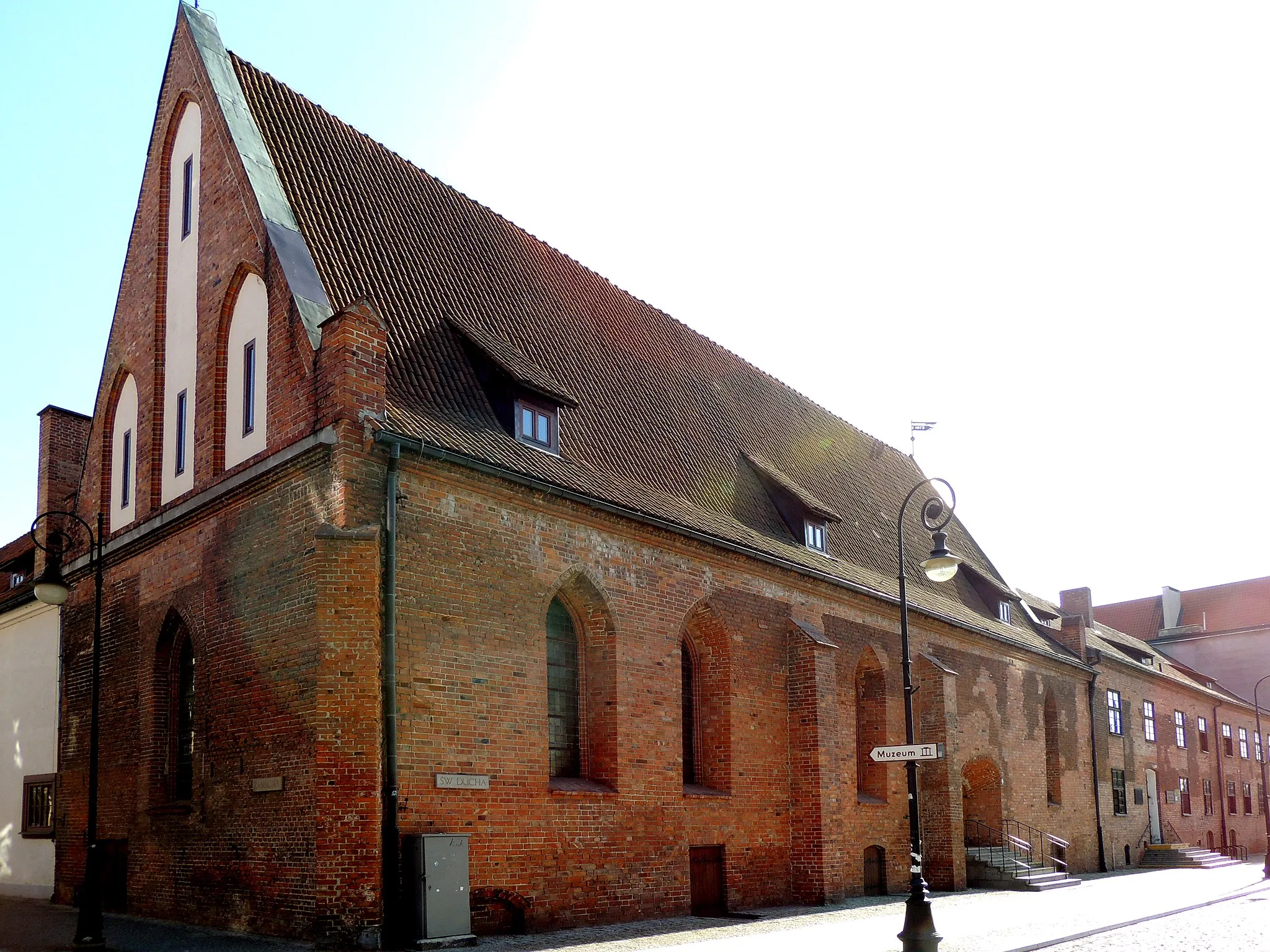 Photo showing: Elbląg, kościół p.w. Św. Ducha, ob. biblioteka, 2 poł. XIII, XVII, 1968-1979