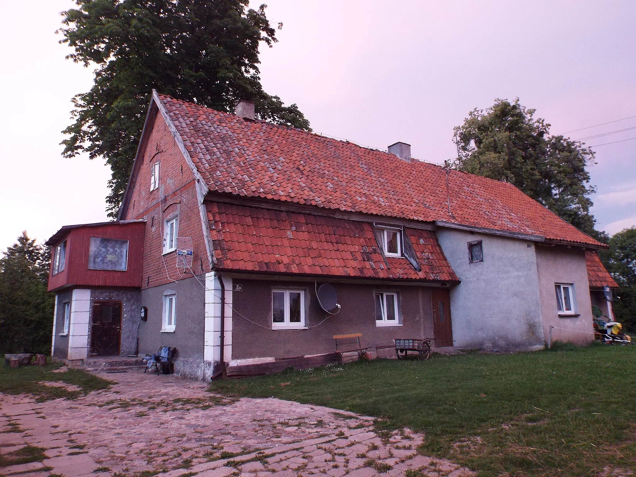 Photo showing: Brzezina - budynek mieszkalny