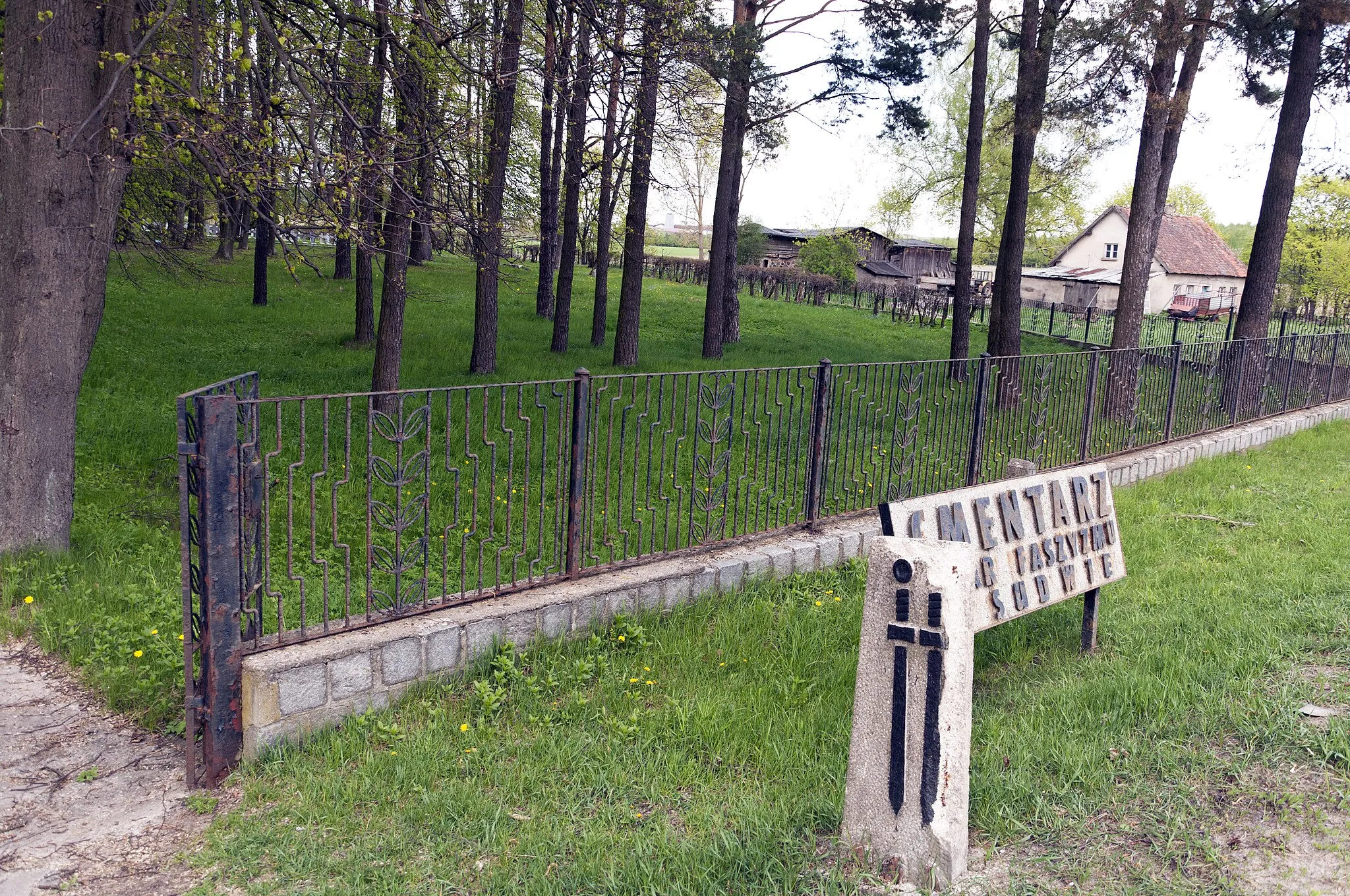 Photo showing: World War II military cemetery in Sudwa, with mass graves of prisoners of the German Stalag I-B Hohenstein