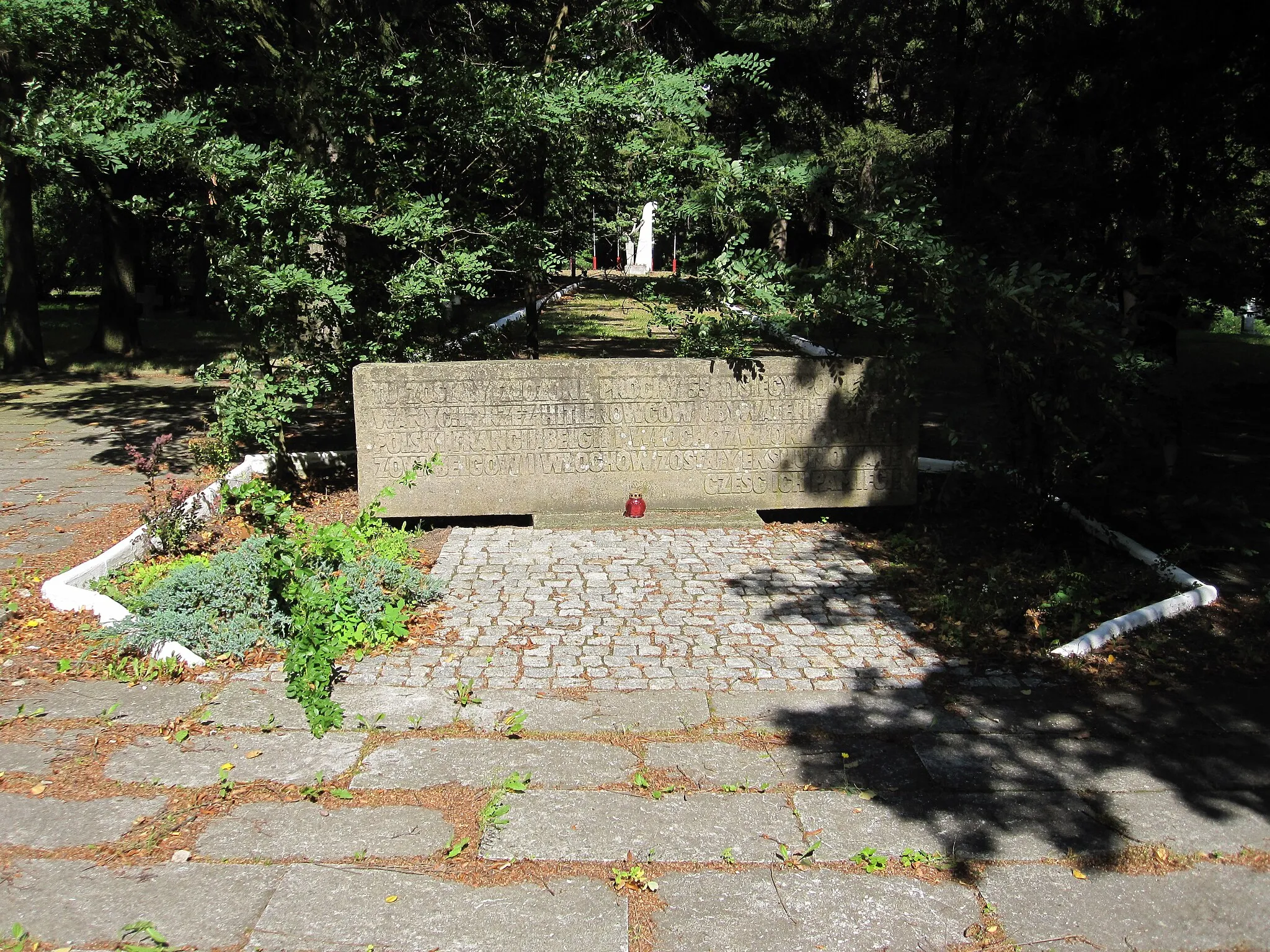 Photo showing: World War II cemetery in Sudwa