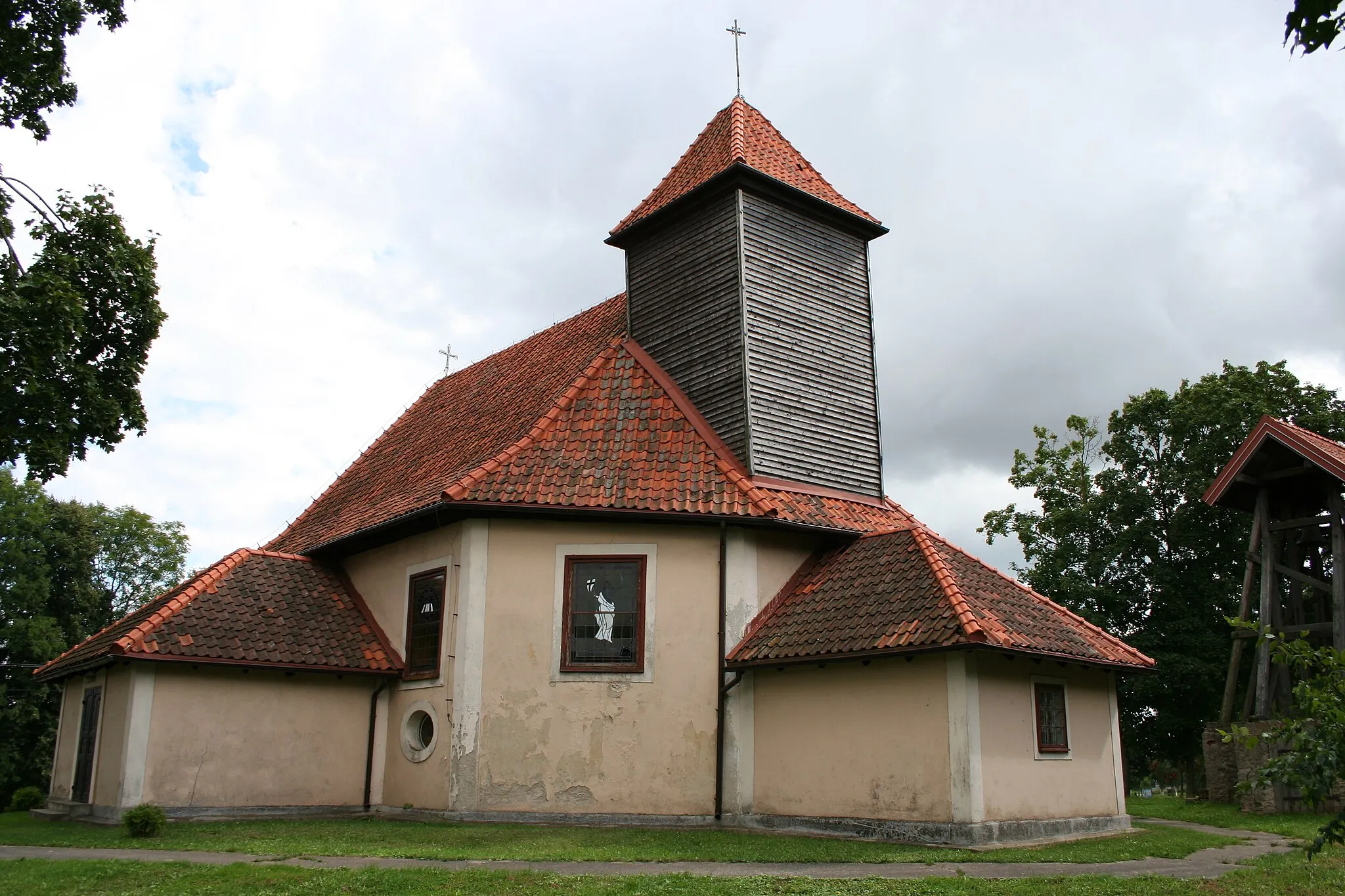 Photo showing: Stębark - dawny kościół ewangelicki, obecnie rzymskokatolicki parafialny p.w. Św. Trójcy, 1681, 1909