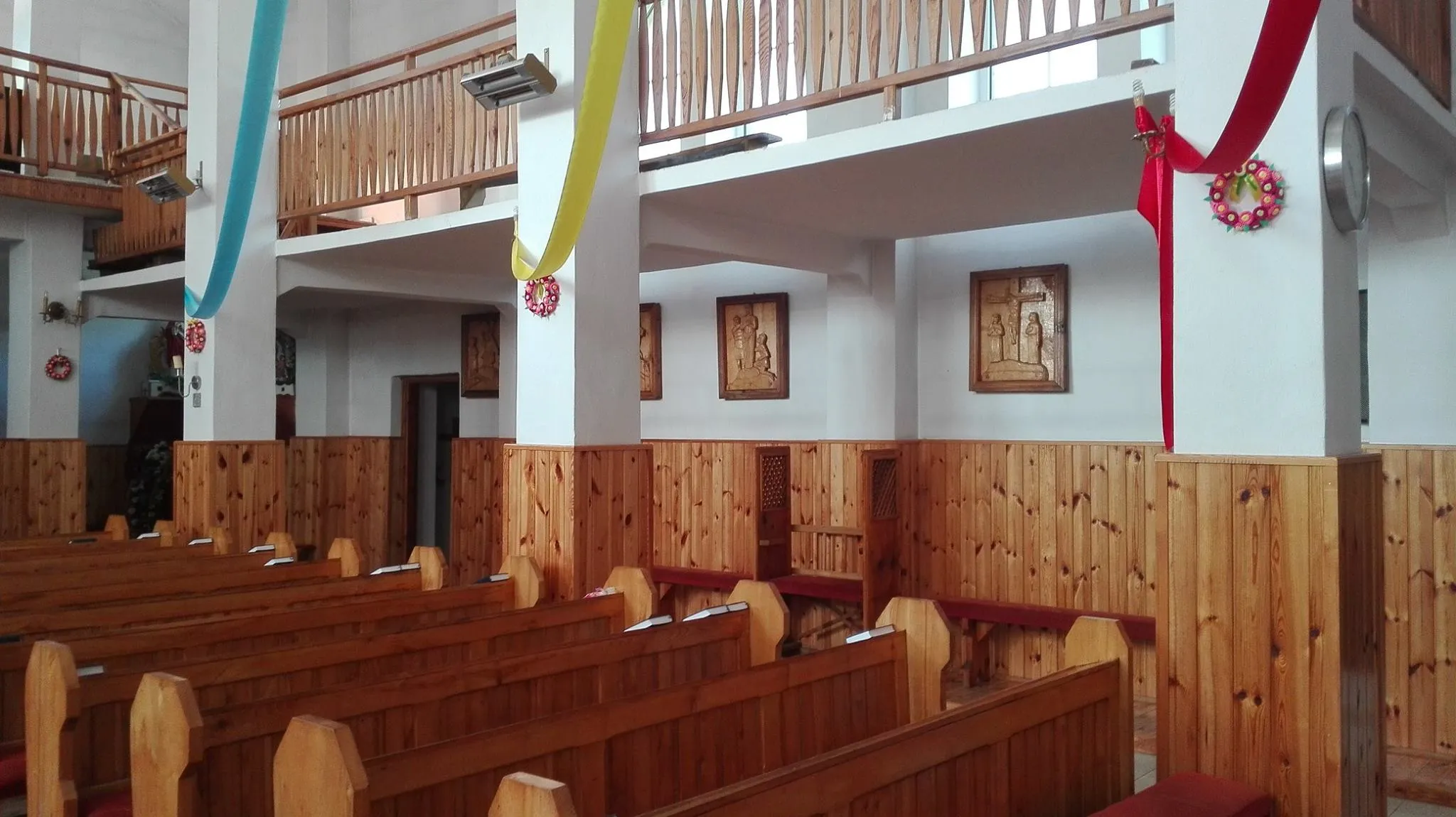 Photo showing: Church of Divine Mercy in Krukowo, Przasnysz country, Poland - aisle