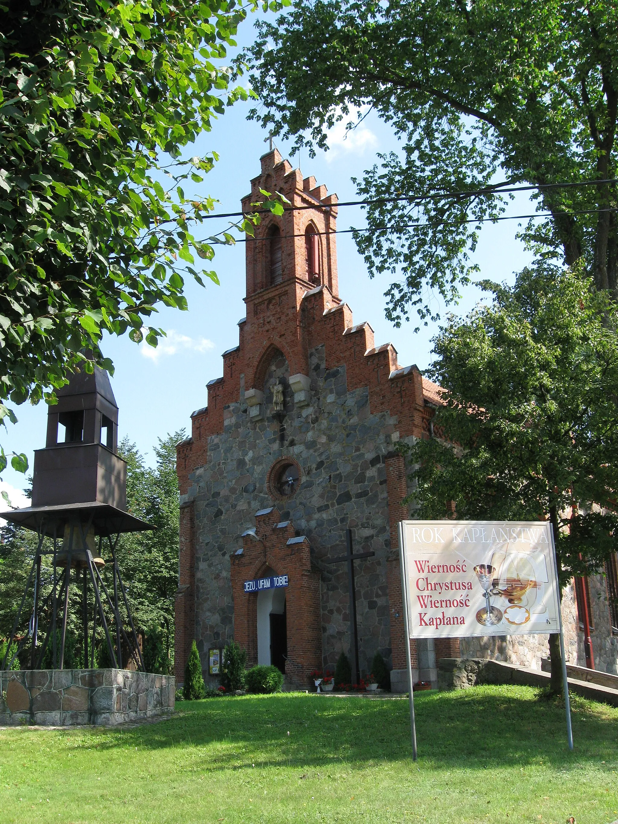 Photo showing: Dąbrówno - kościół parafialny p.w. św. Jana Nepomucena.