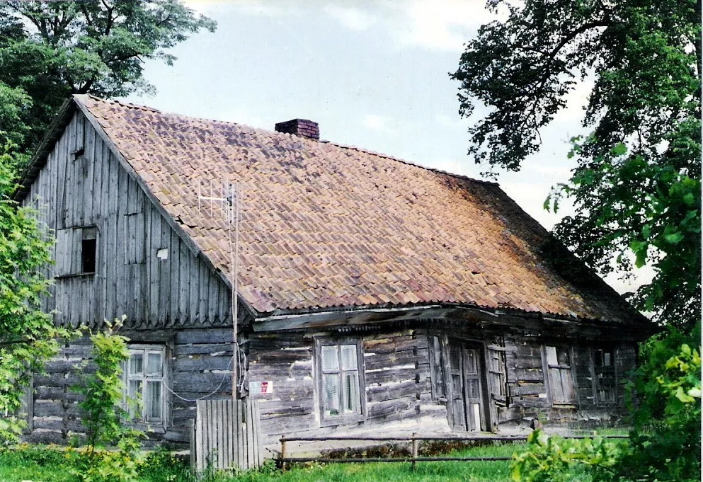 Photo showing: Czarkowy Grąd - drewniana chałupa