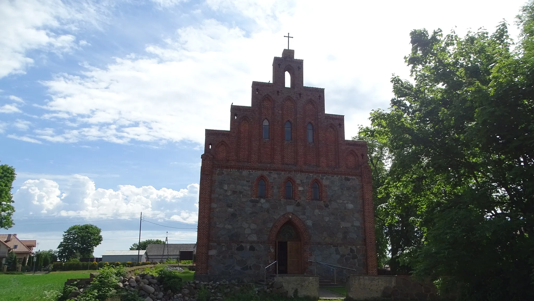 Photo showing: Kościół parafialny św. Jana Pawła II w Burkacie