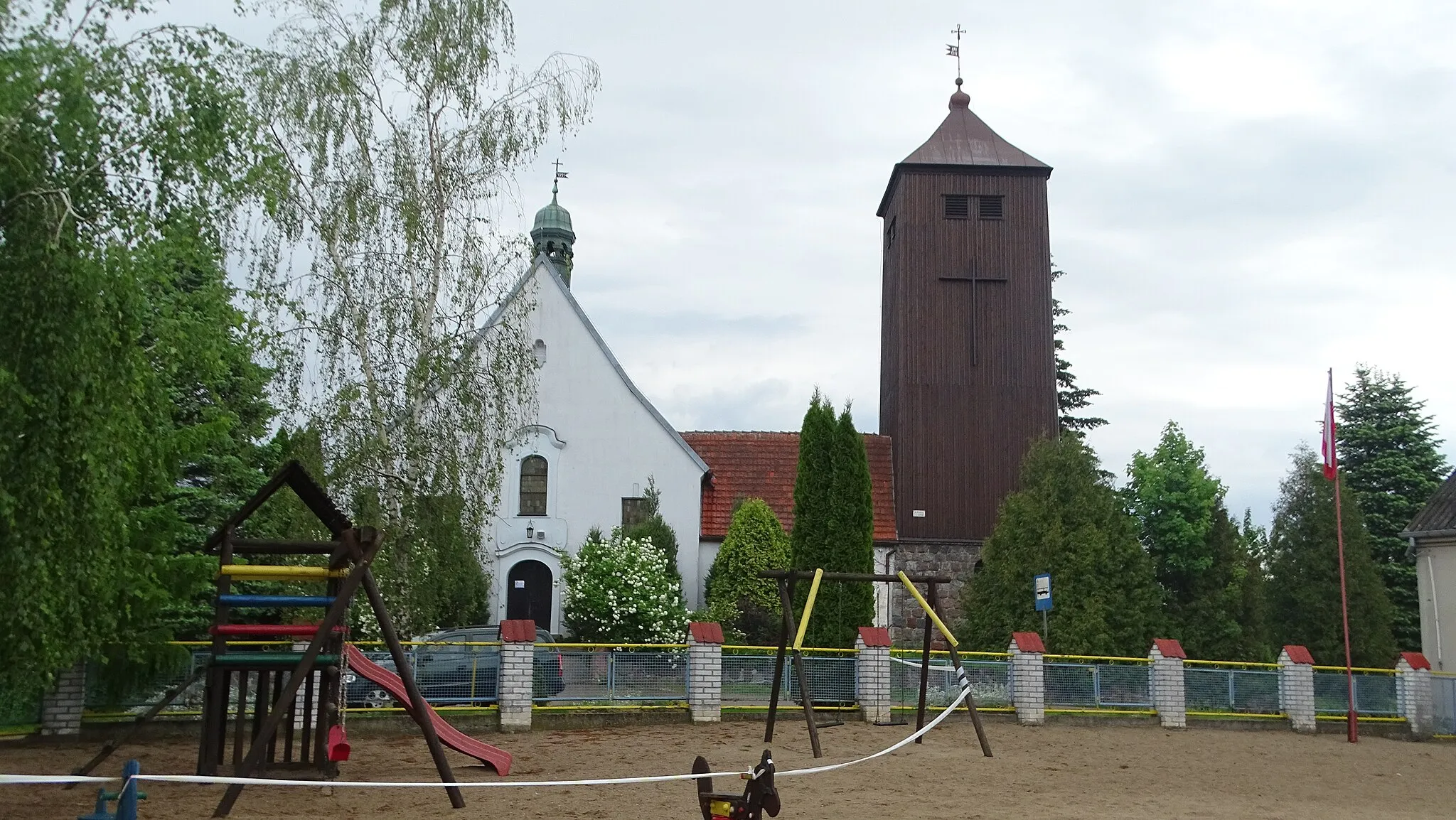 Photo showing: Kościół parafialny św. Mikołaja Biskupa w Zwiniarzu